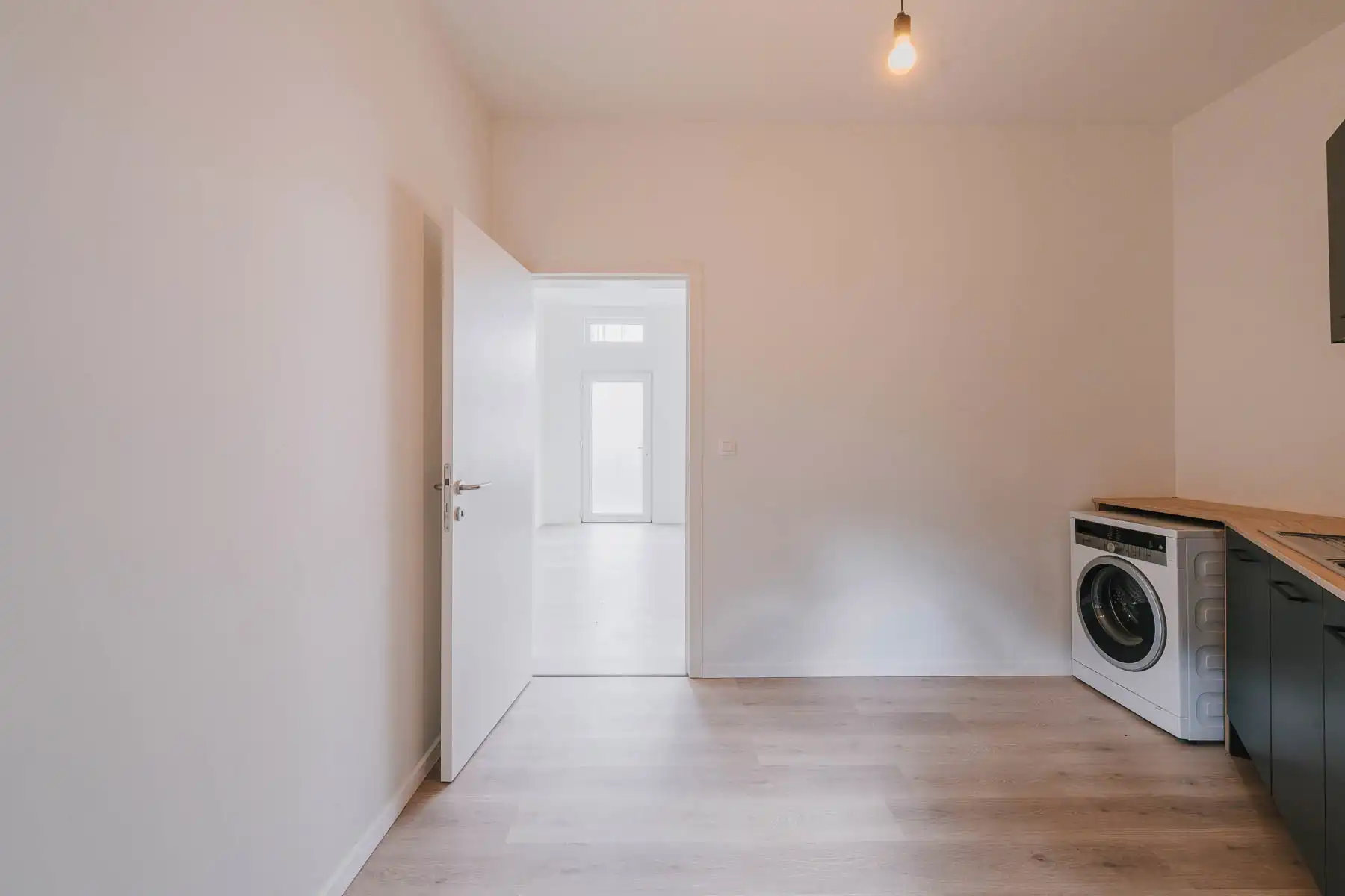 Prachtig, lichtrijk appartement op wandelafstand van station foto 21