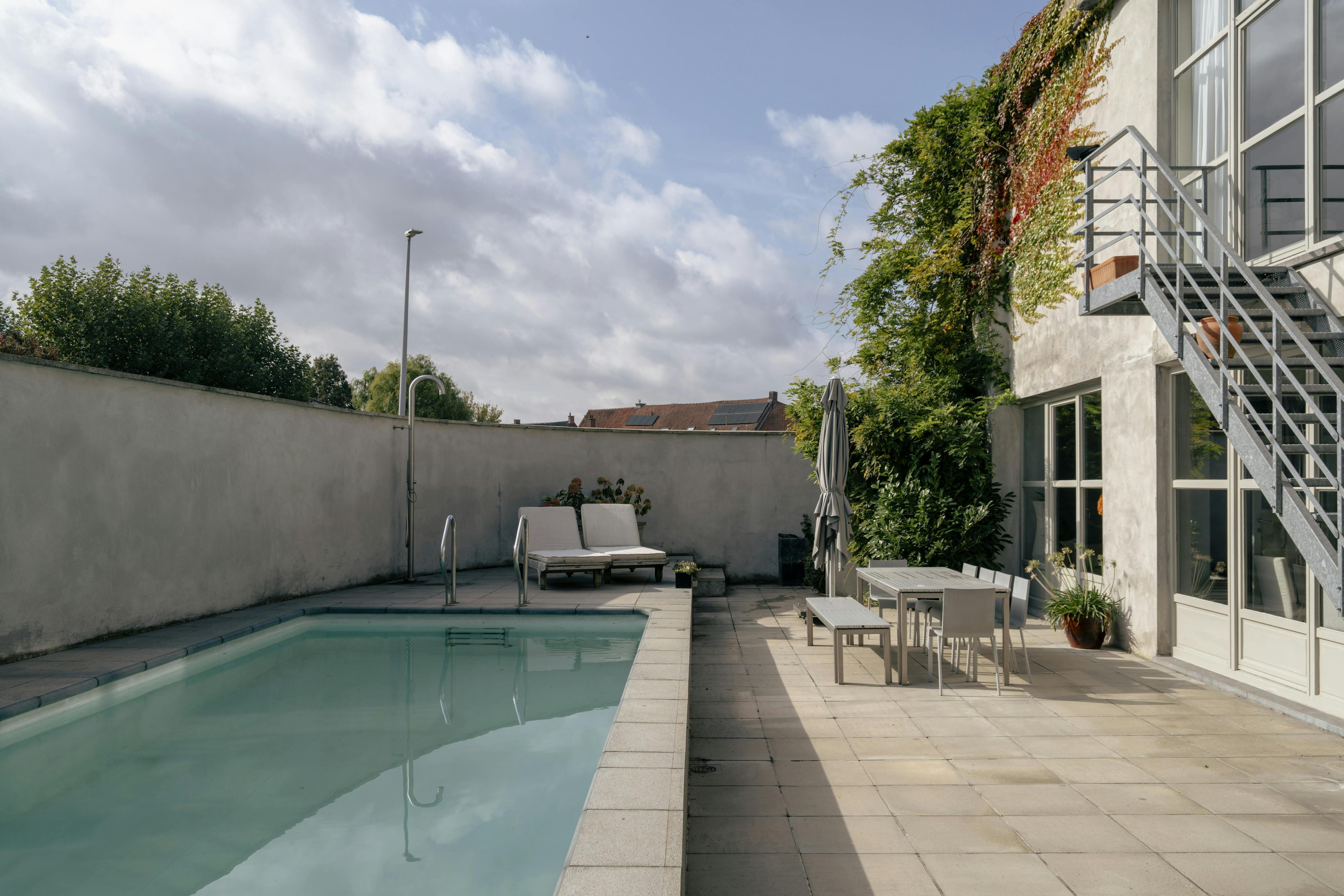 Exclusieve loftwoning met zwembad en loods te koop in Lauwe foto 15