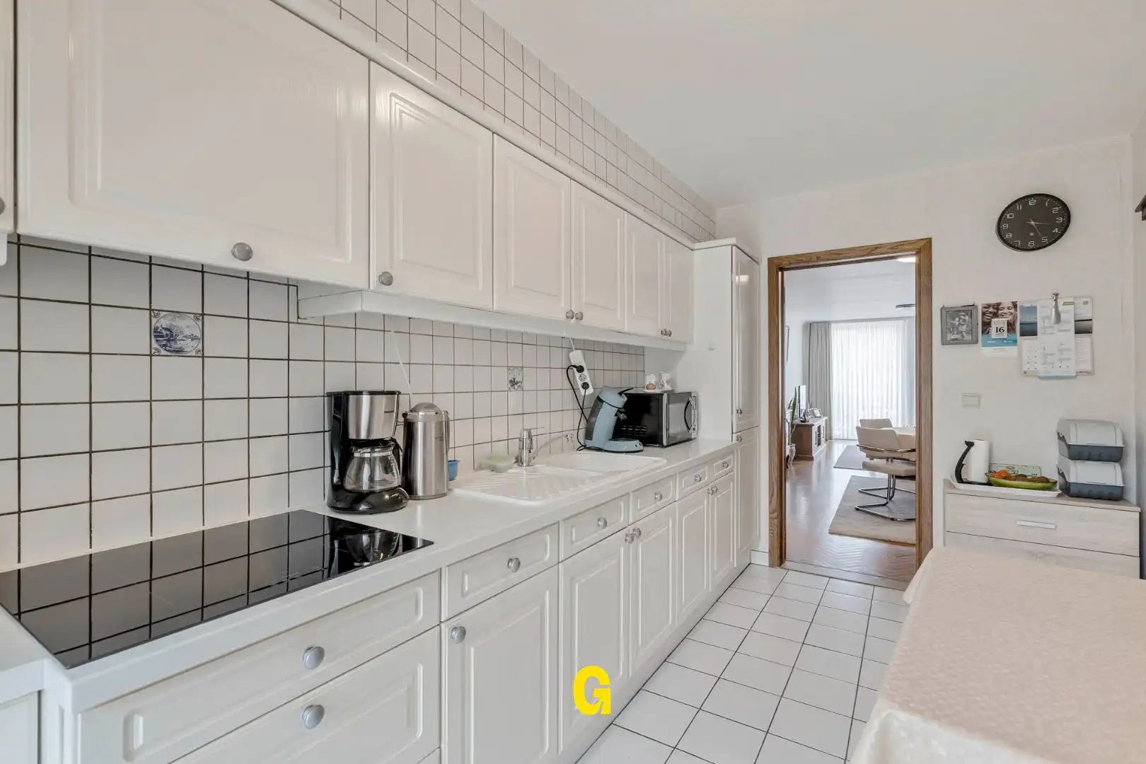 Uitstekend verzorgd 2-slaapkamer appartement in hartje Bilzen, met standplaats, kelderberging en terras met zicht op het Park van Haffmans foto 14