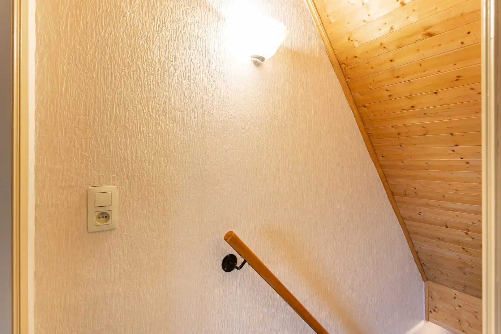 Verzorgde woning met 3 slaapkamers en leuke tuin te Halle foto 14