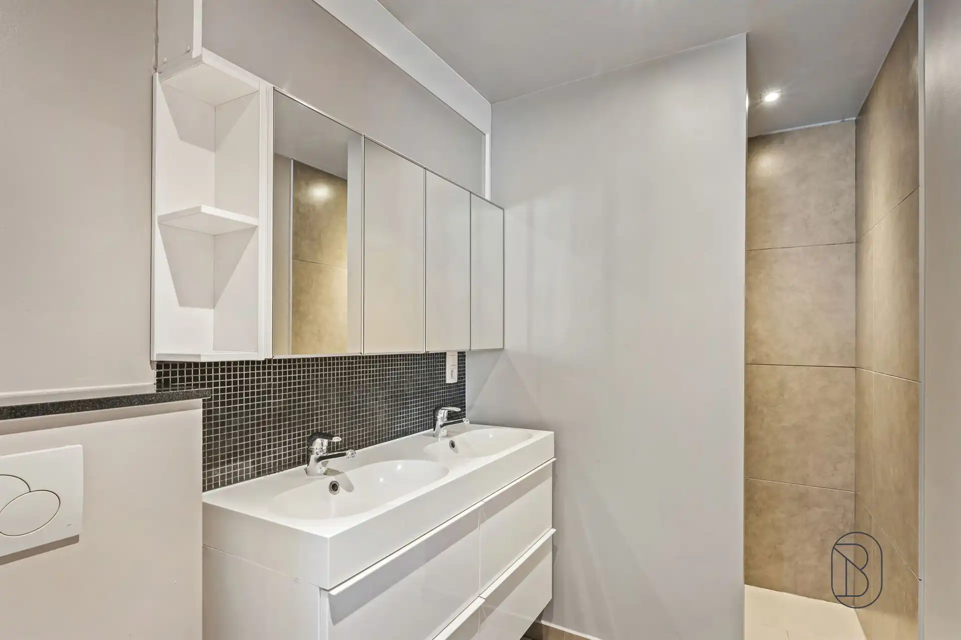 Leuk instapklaar huis met 2 SLK! foto 8