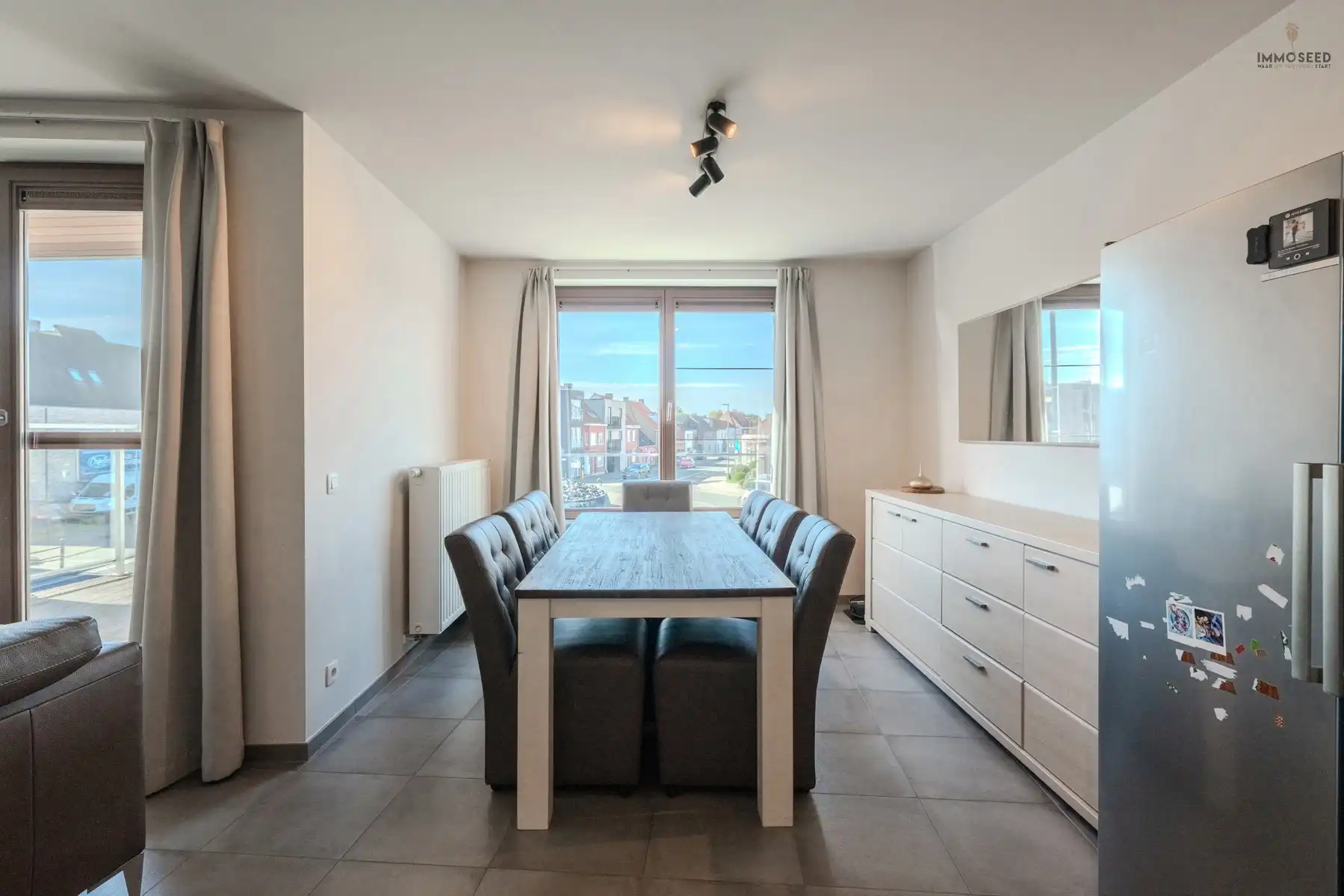Ruim 2-slaapkamerappartement met zonneterras en eigen autostaanplaats foto 5