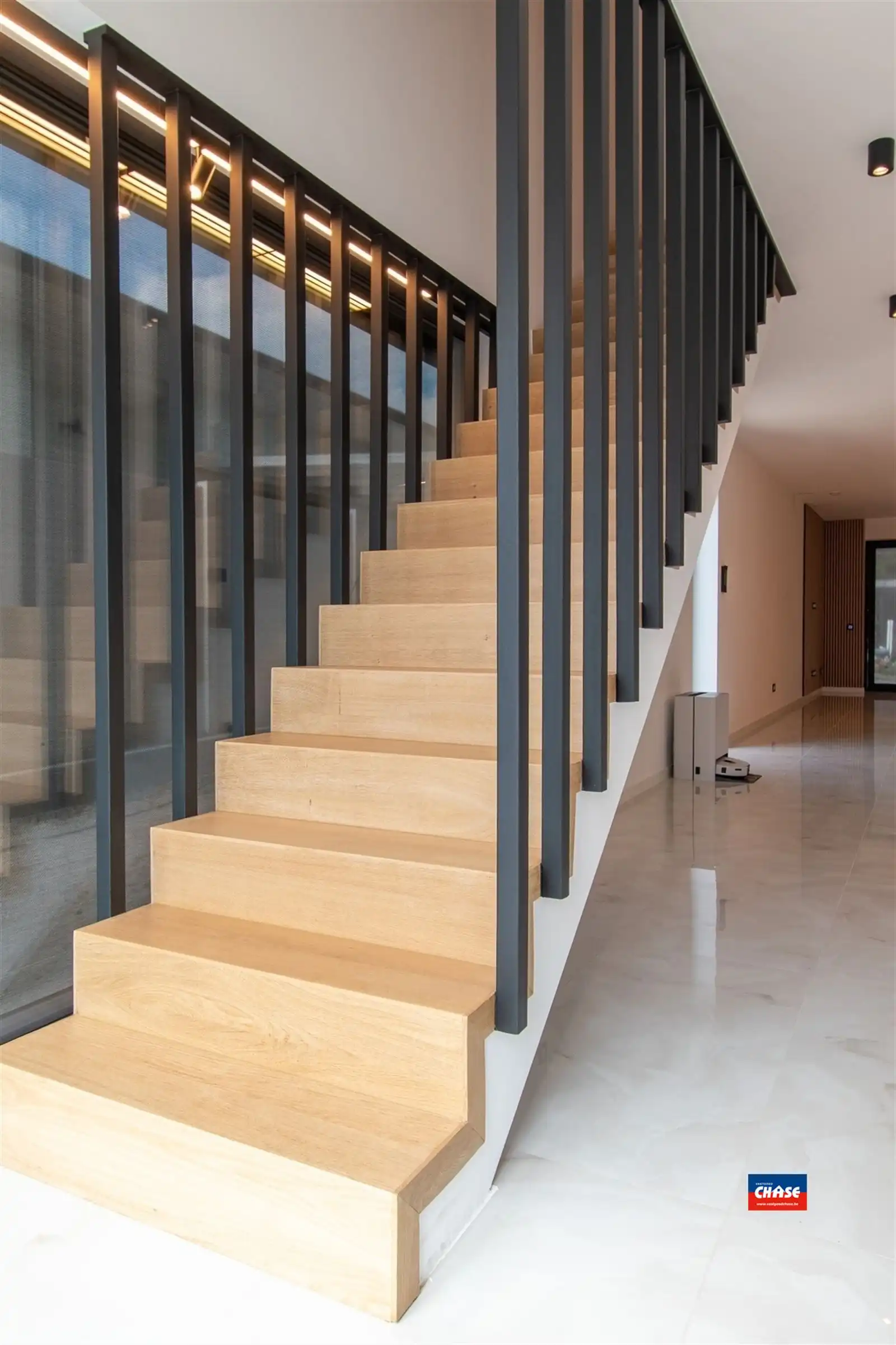 Nieuwbouwwoning met 4 slpks, 3 badk en tuin foto 12