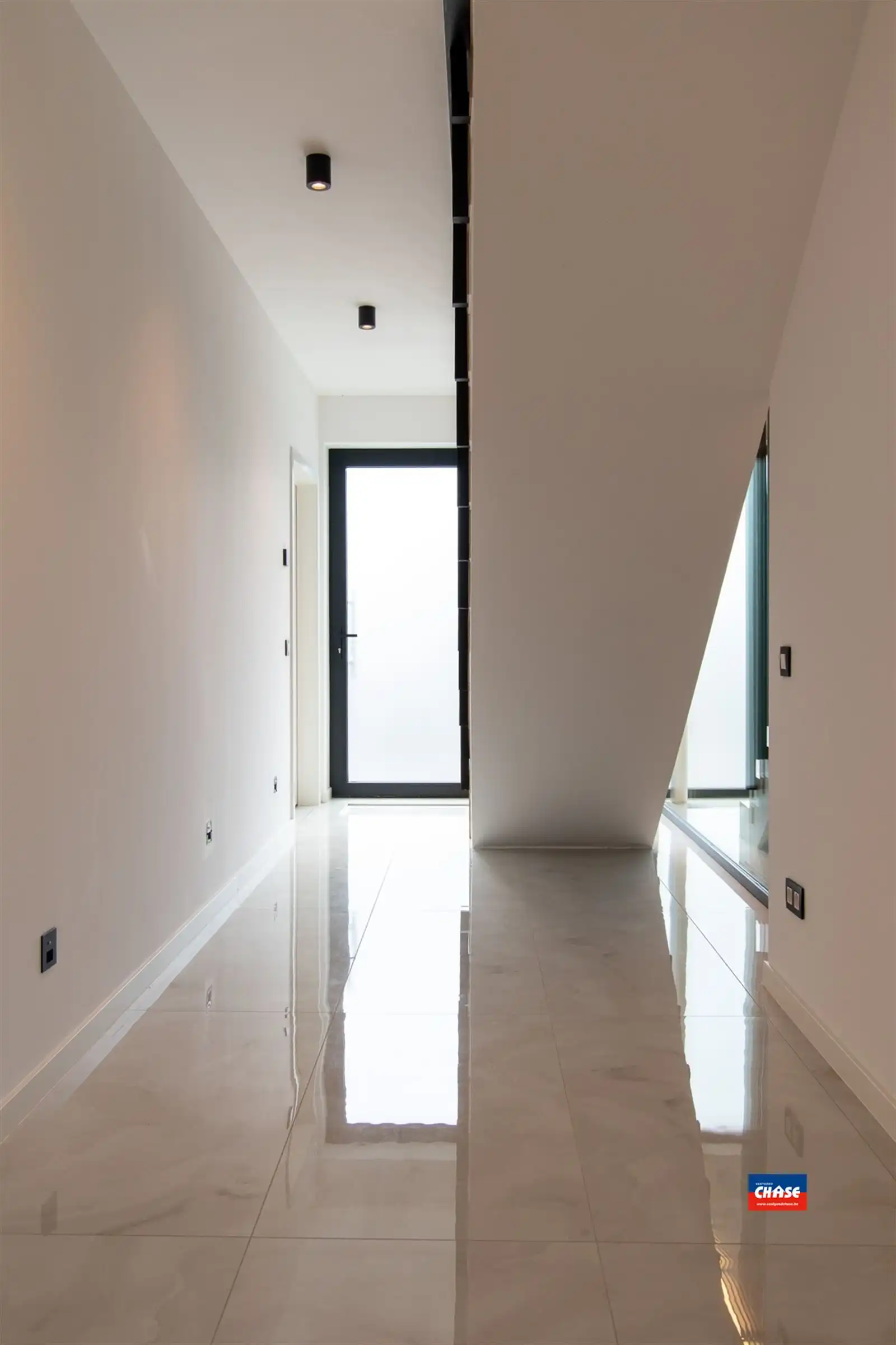 Nieuwbouwwoning met 4 slpks, 3 badk en tuin foto 12