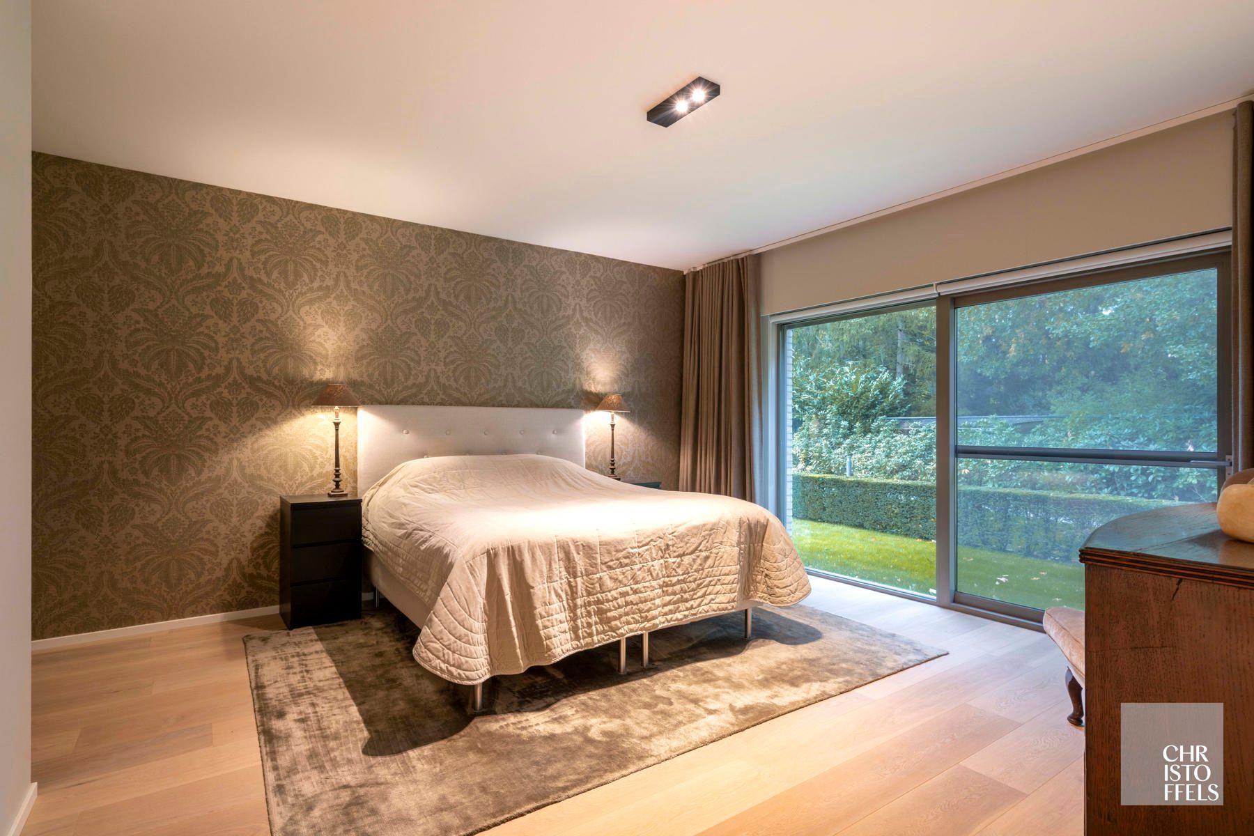 Exclusief villa-appartement (183m²) met privé tuin gelegen in een afgesloten park met buitenzwembad. foto 5