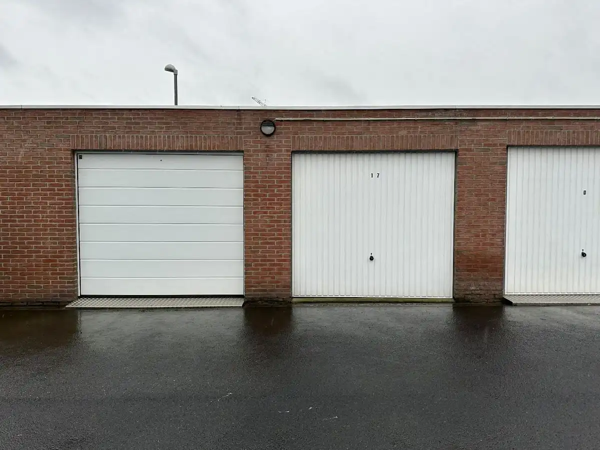 Instapklaar appartement met 2 slaapkamers en 2 terrassen te Roeselare  foto 17