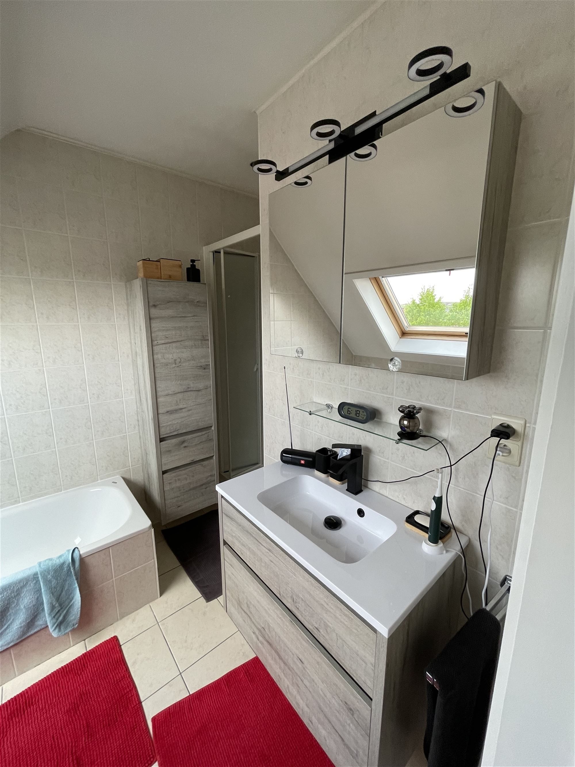 Half open woning foto 9