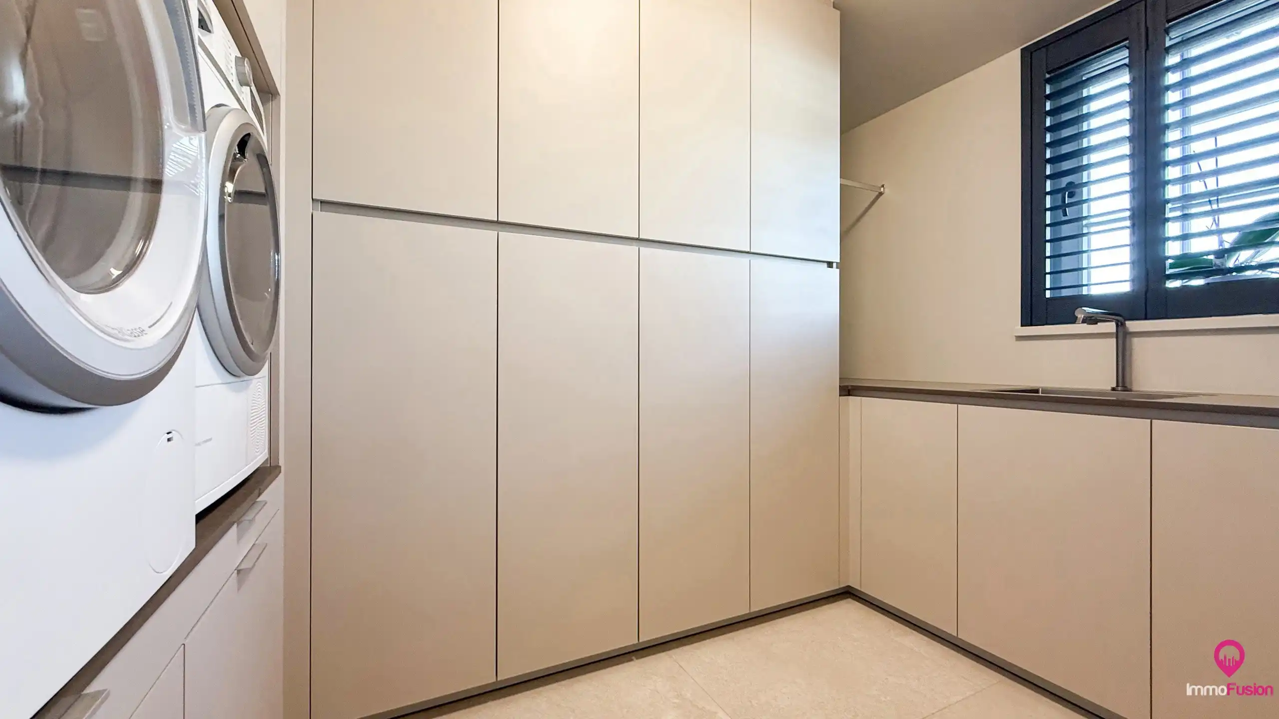 Gelijkvloerse nieuwbouw in pastorijstijl met kelder en lift! foto 21