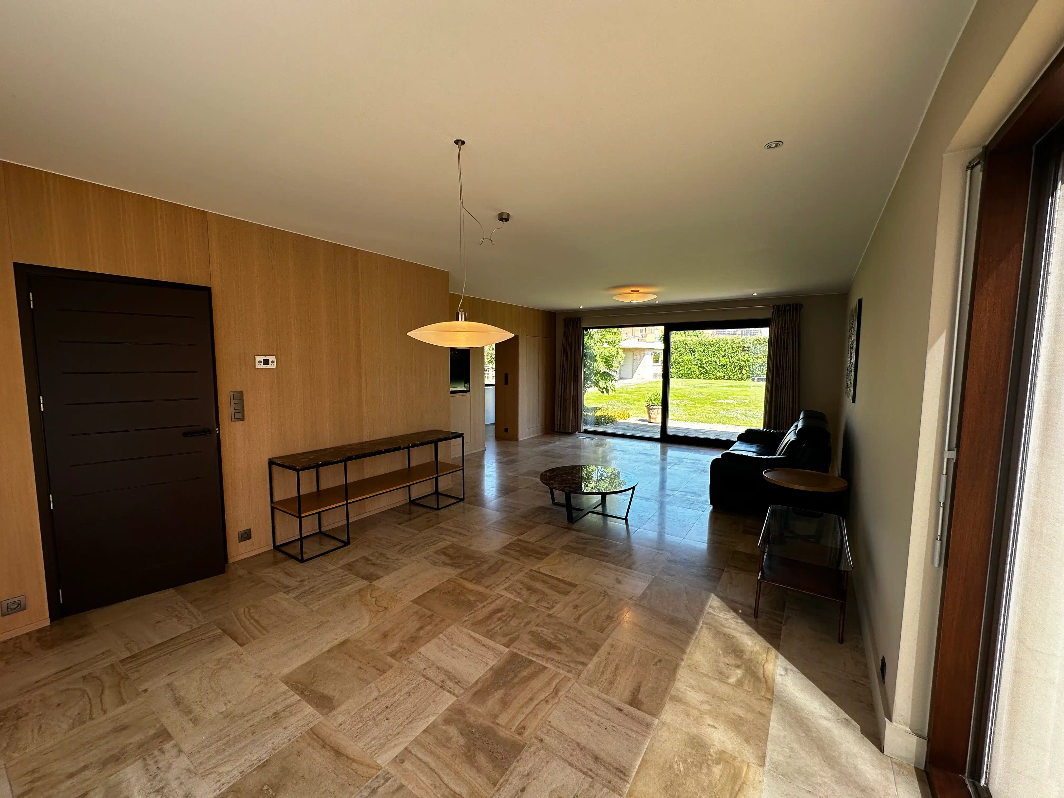 Ruime en lichtrijke woning te huur in het rustige Knesselare foto 3