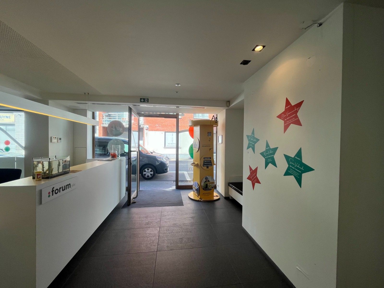 📢 Te huur: modern handelspand/kantoorruimte (175 m²) in hartje Waregem foto 4