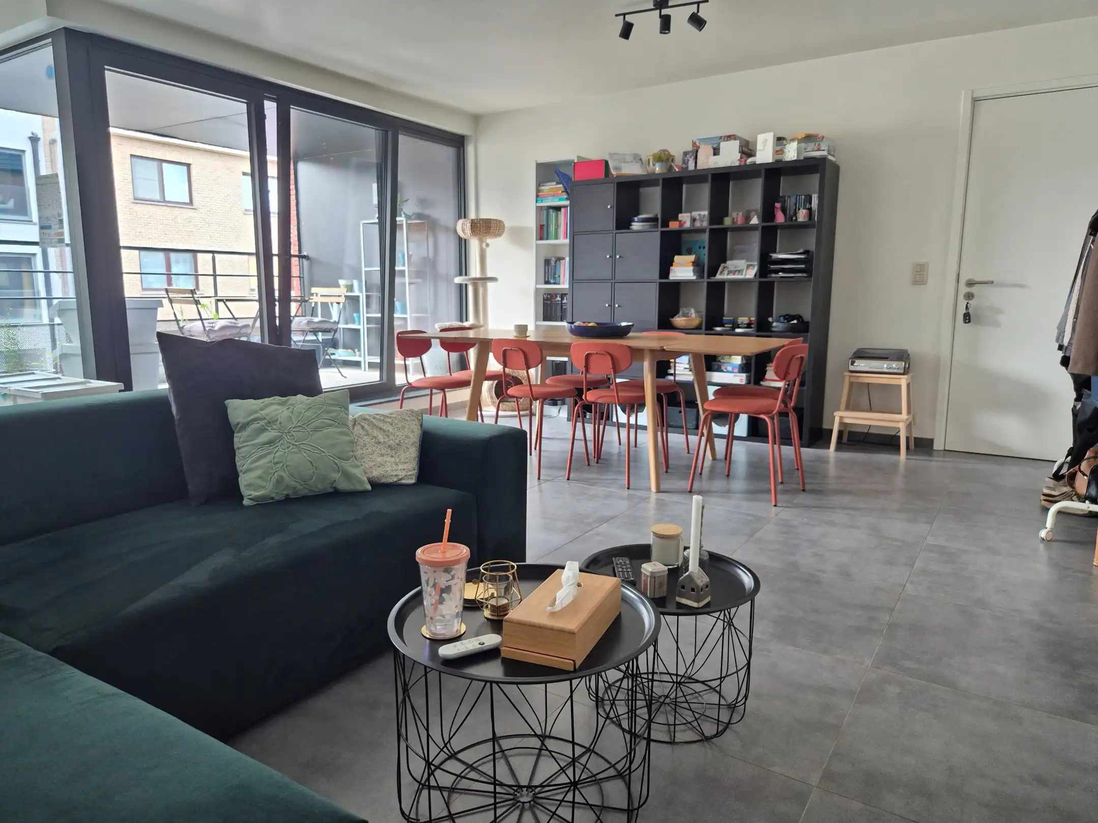 Appartement  met 2 slaapkamers, terras en parkeerplaats foto 3