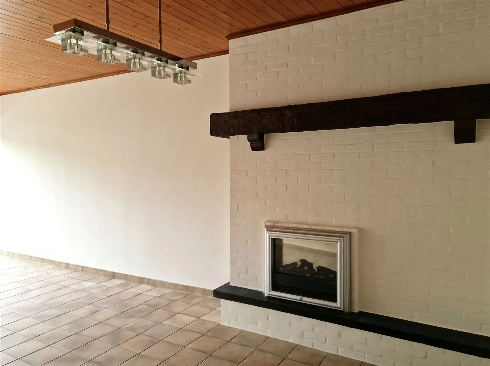 Gunstig gelegen appartement met terras en garagebox. foto 3
