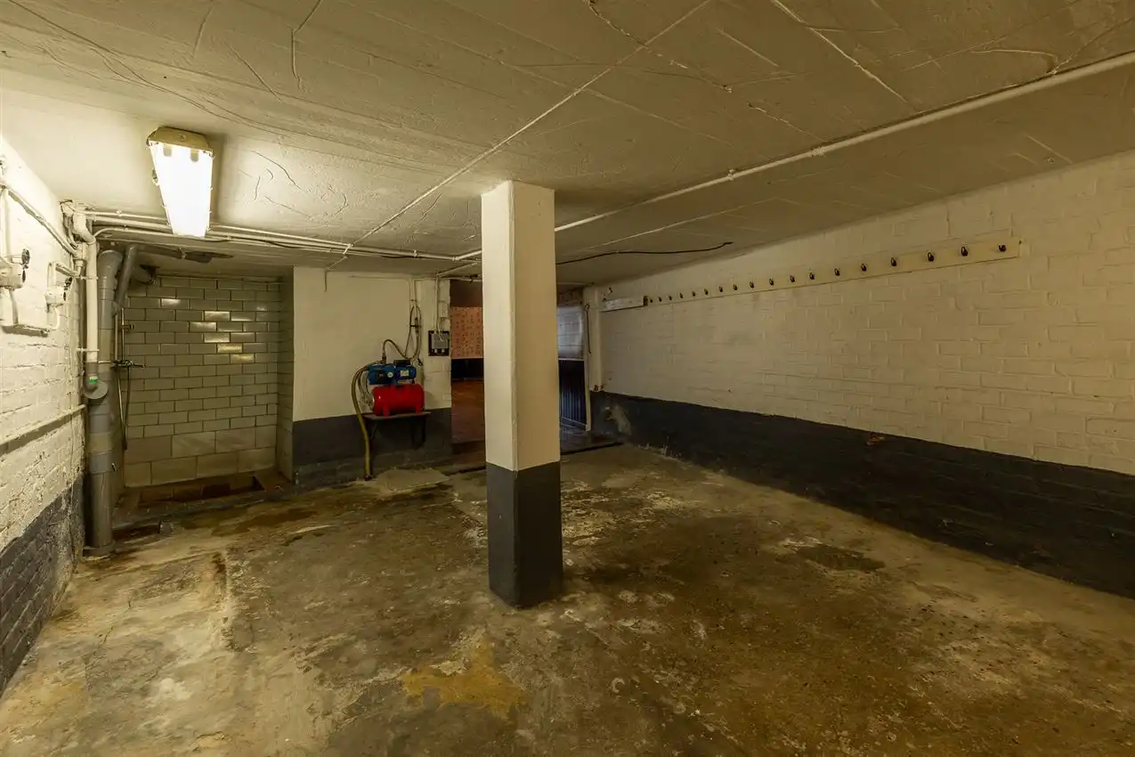 Op te frissen rijwoning, ideaal voor starters foto 33