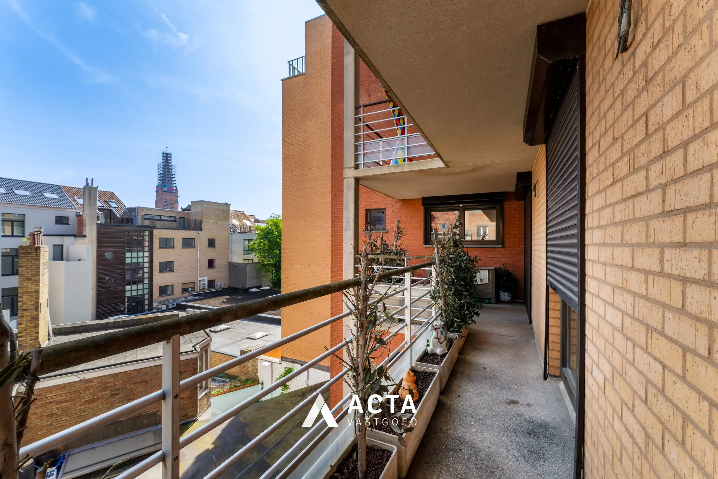 Ruim 3-slaapkamerappartement met zonneterrassen foto 18