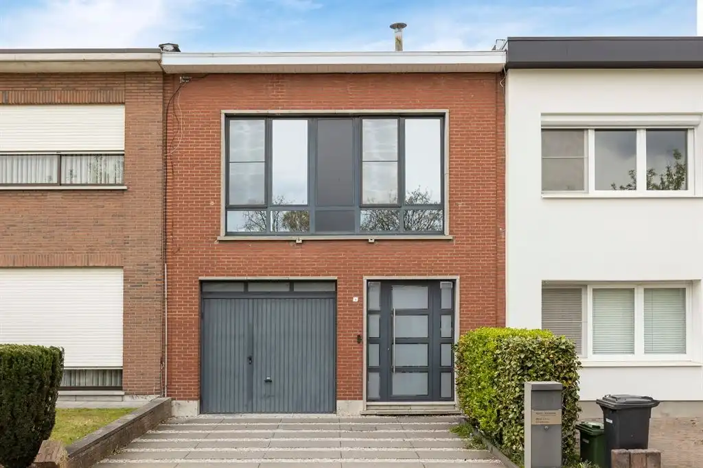 Woning met garage en tuin in rustige woonwijk foto 20