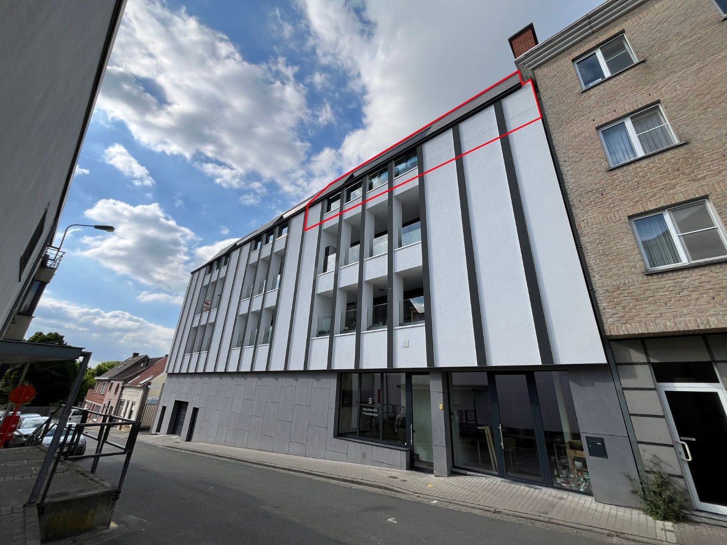 Praktisch 2 slpk-appartement met terras. foto {{pictureIndex}}