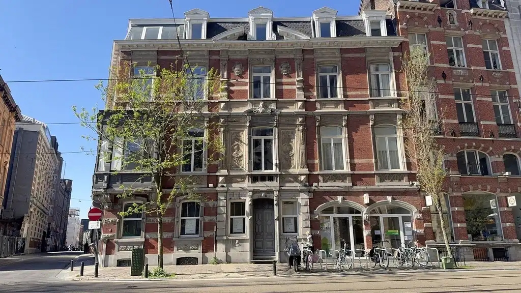 Commercieel kantoor te huur in centrum Gent foto {{pictureIndex}}