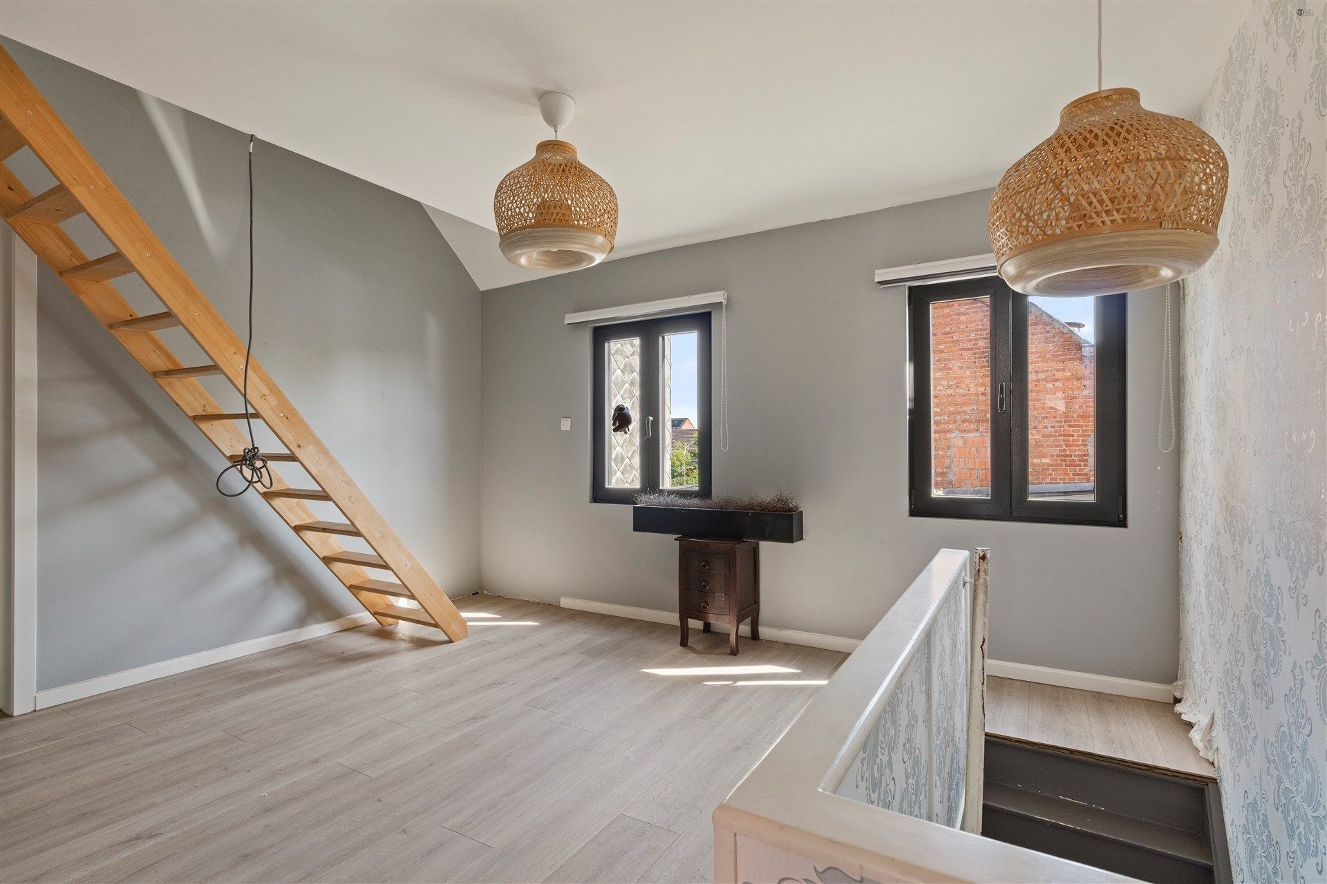 Deels gerenoveerde rijwoning te centrum Stekene foto 9