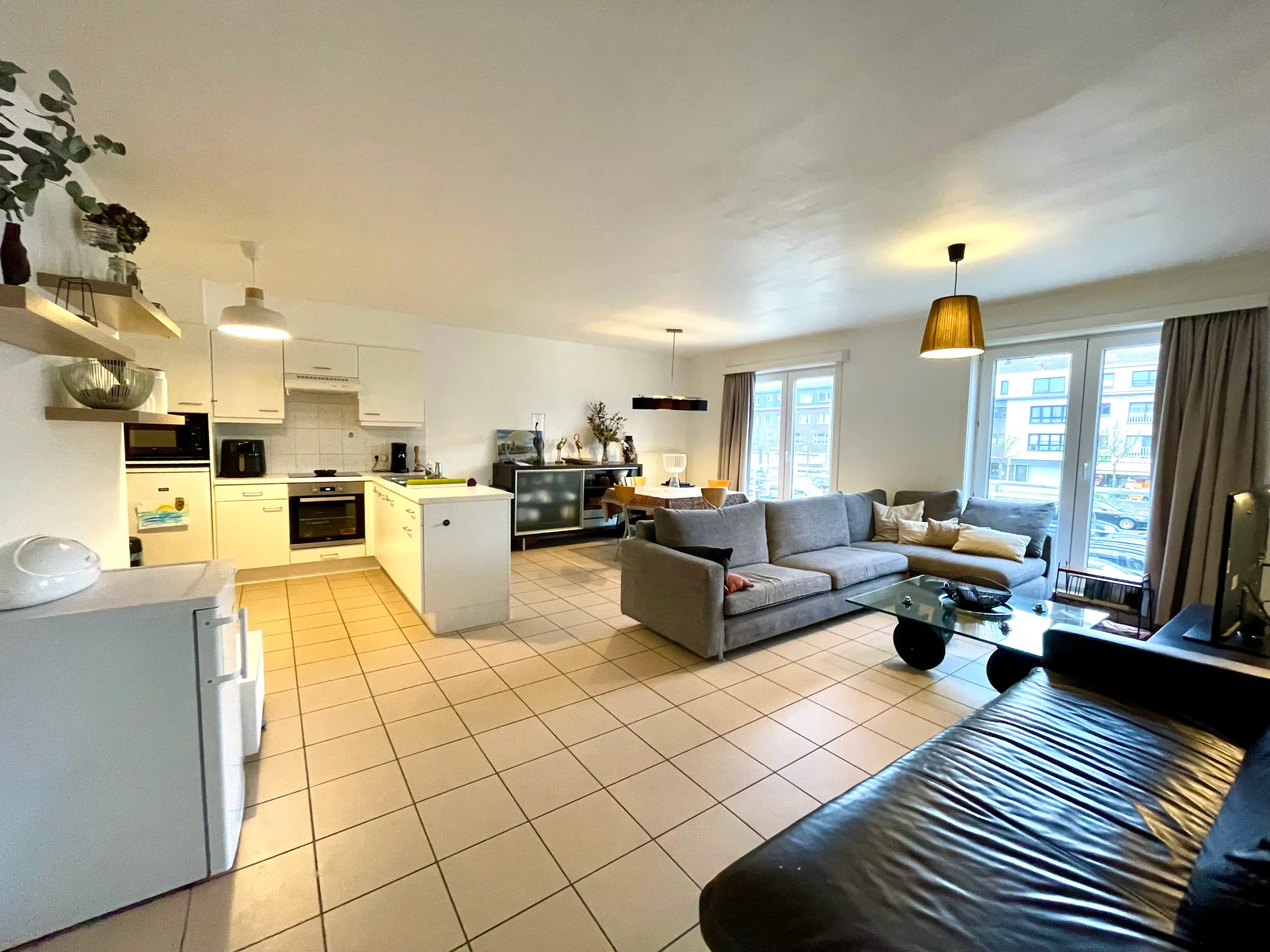 Lichtrijk appartement met zicht op het Groenplein foto 3