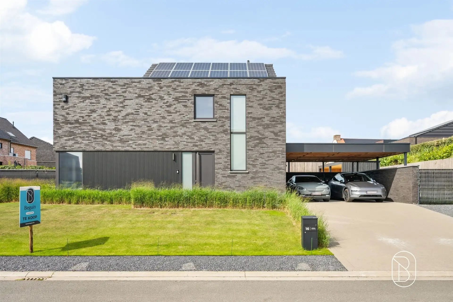 Topgelegen recente moderne woning foto 2