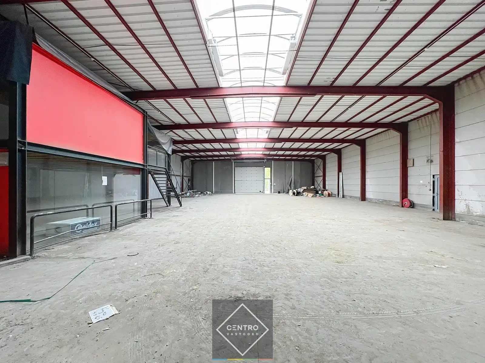 Unit van 749 m² (aangesloten op het WARMTENET) met 8 parkeerplaatsen op TOP-locatie te Kortrijk. foto 6