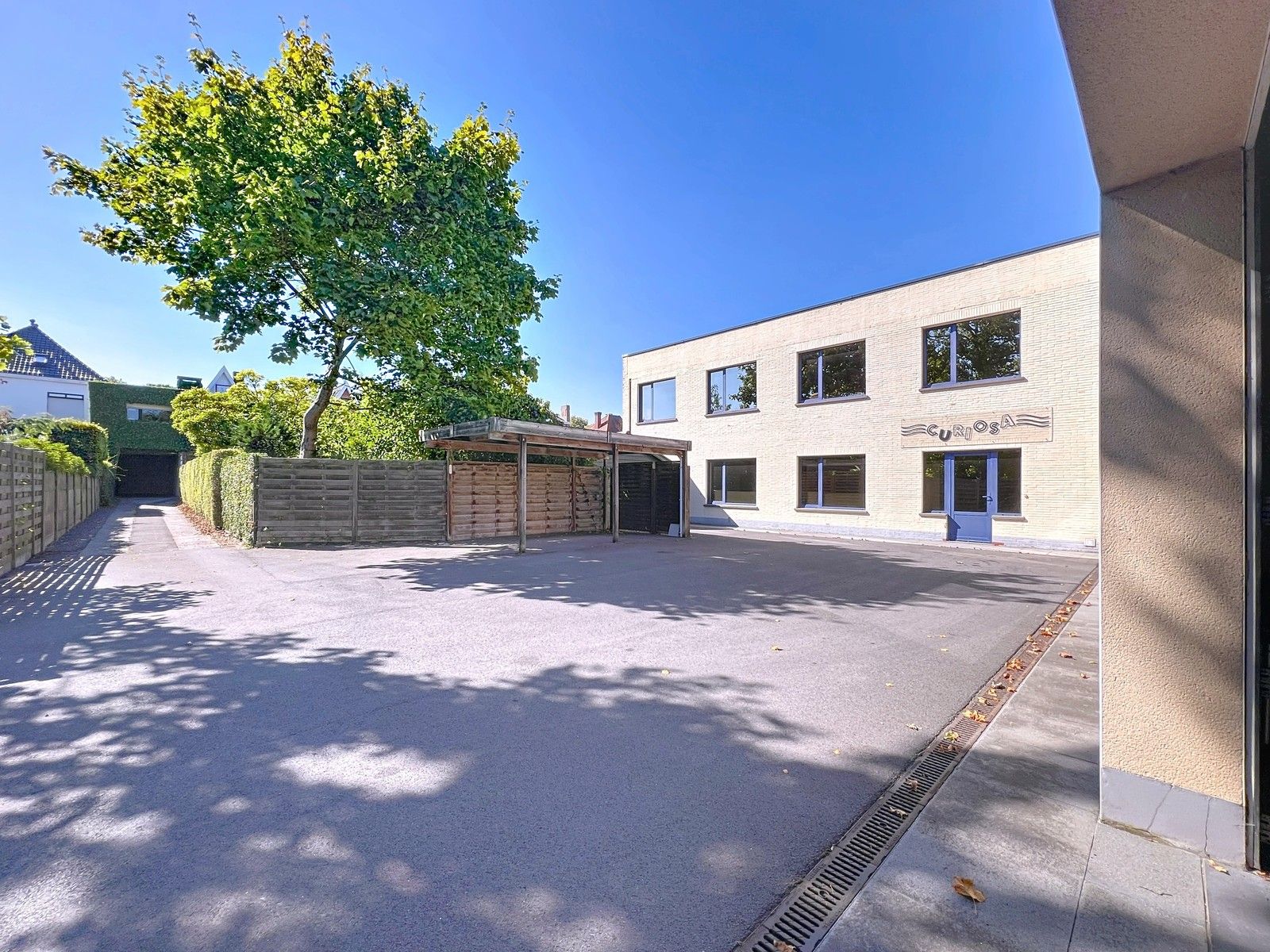 Prachtig HERENHUIS (5 slpk, EPC-D) + apart KANTOORGEBOUW + diverse MAGAZIJNEN in centrum KORTRIJK ! foto 21