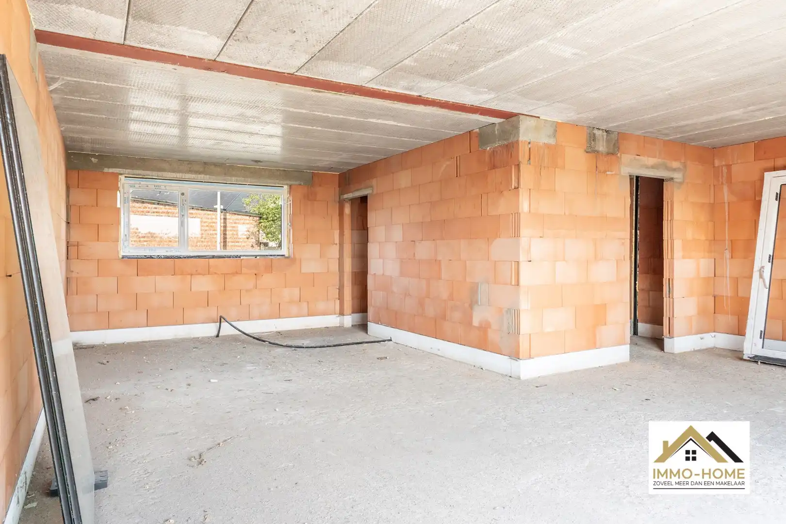 HOB casco woning met héél veel potentieel foto 9