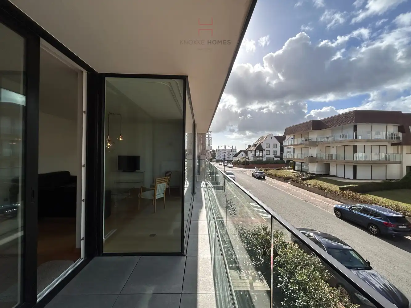 Zeer ruim en lichtrijk appartement met zijdelings zeezicht in Duinbergen foto 14