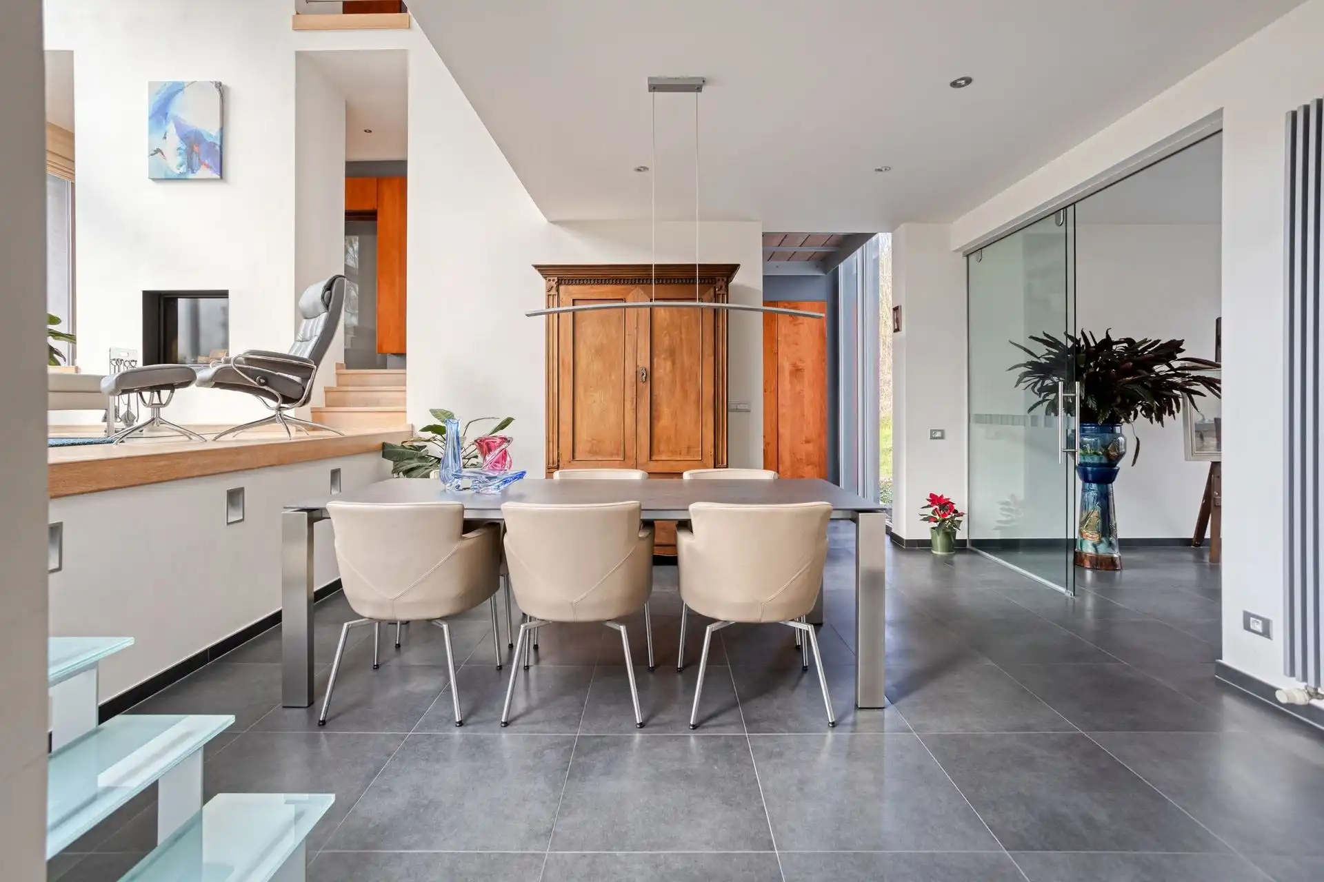 Lichtrijke, moderne villa in perfecte staat op rustige locatie foto 7