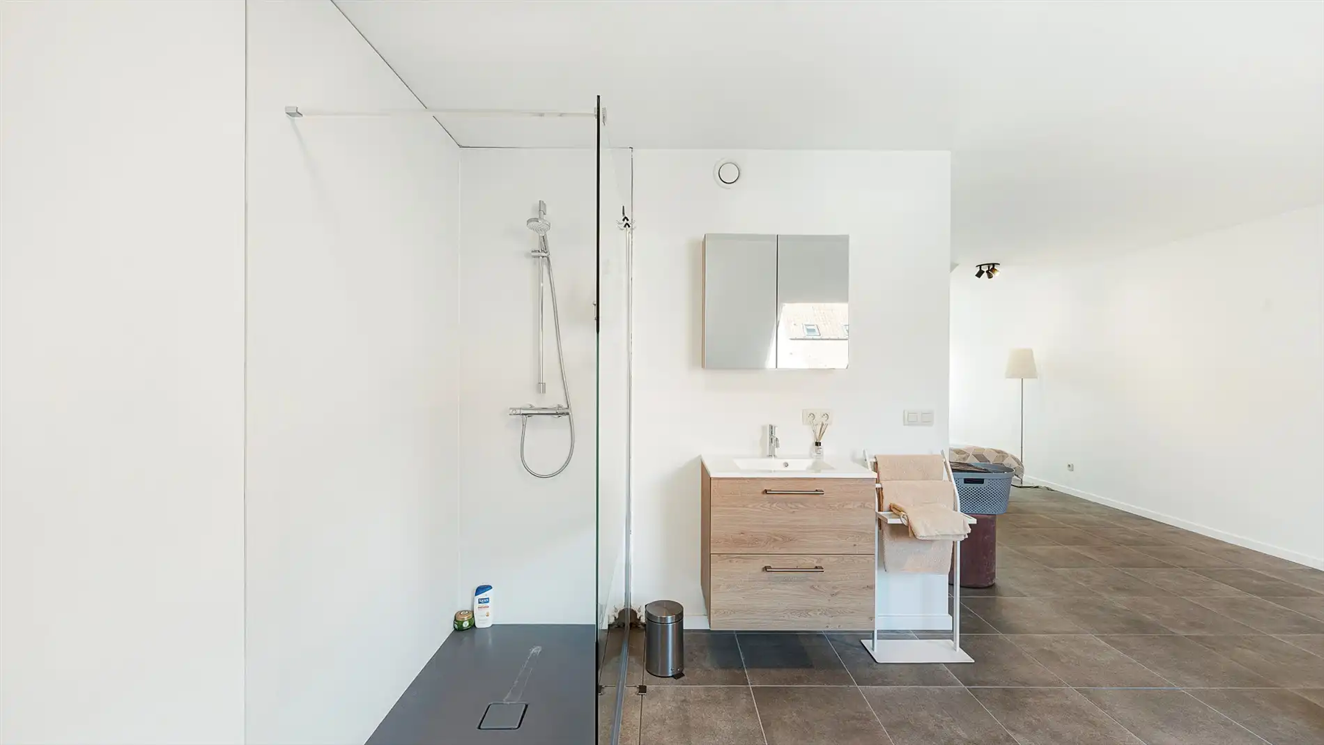 Ruime, recente woning op uitstekende ligging foto 24