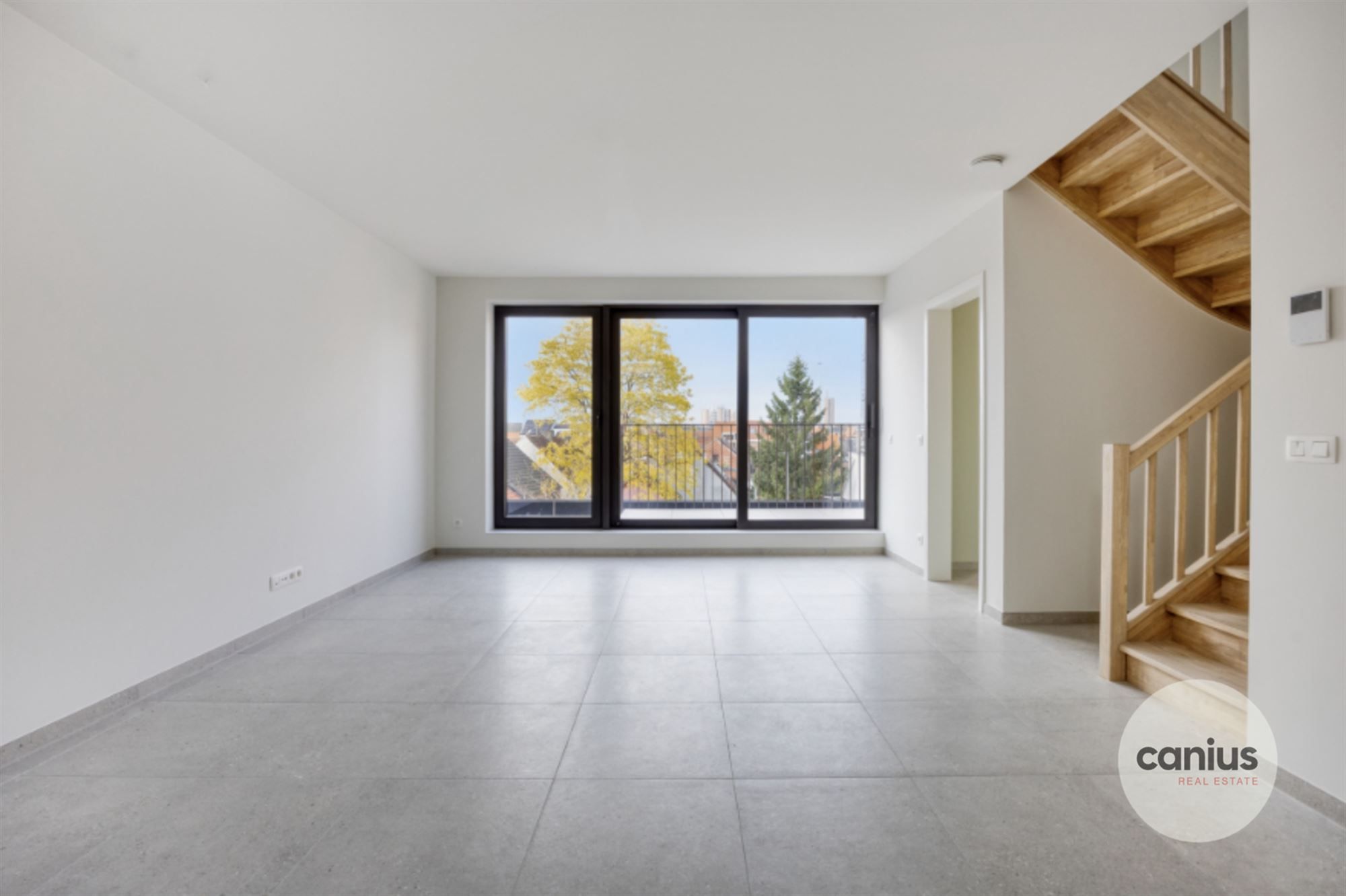 RUIM DUPLEXAPP. MET 3 SLPKS EN 2 TERRASSEN foto 2