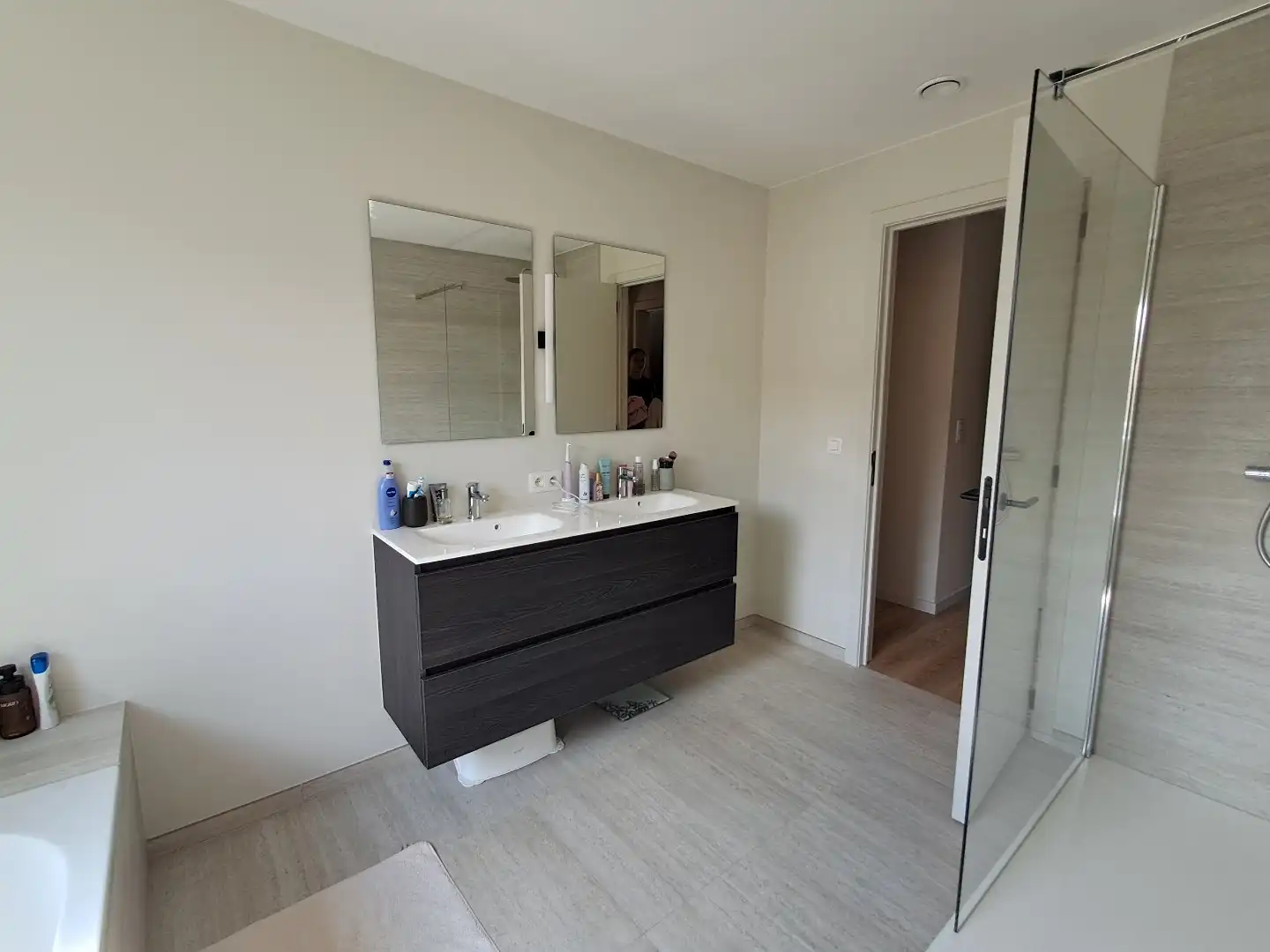 Ruime alleenstaande woning in Moerkerke foto 10