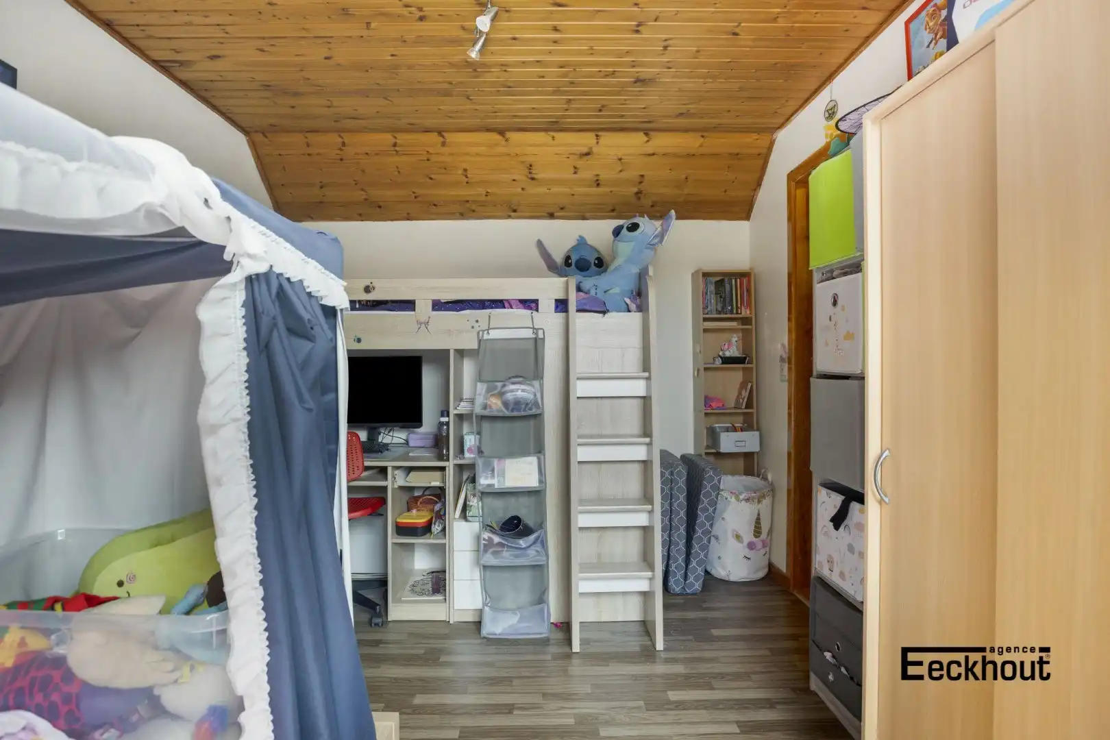 Ruime woning met tuin in rustige, doodlopende straat. foto 22