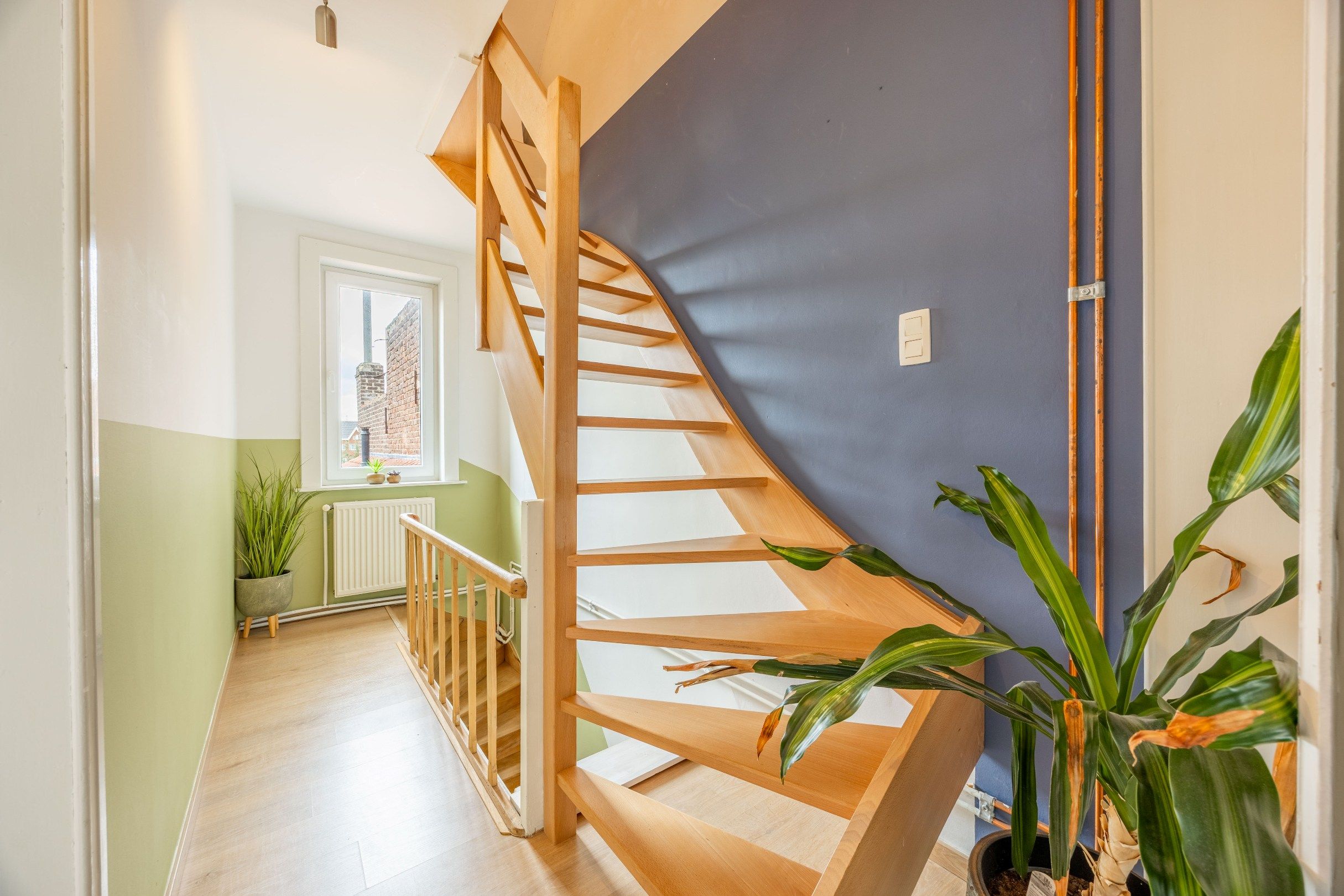 Gerenoveerde rijwoning met tuin foto 12