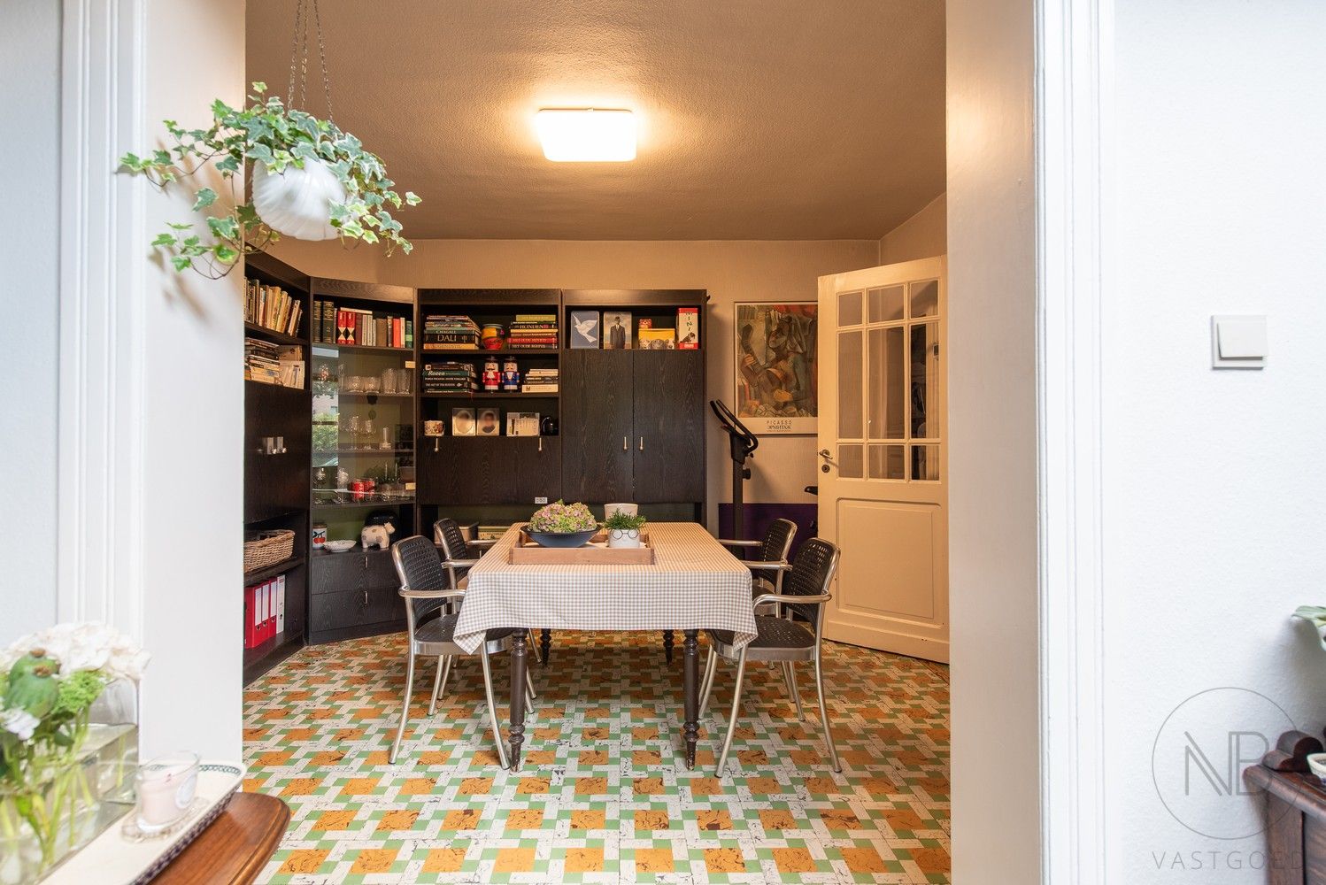 Karaktervolle burgerwoning met veel ruimte en authentieke details foto 17