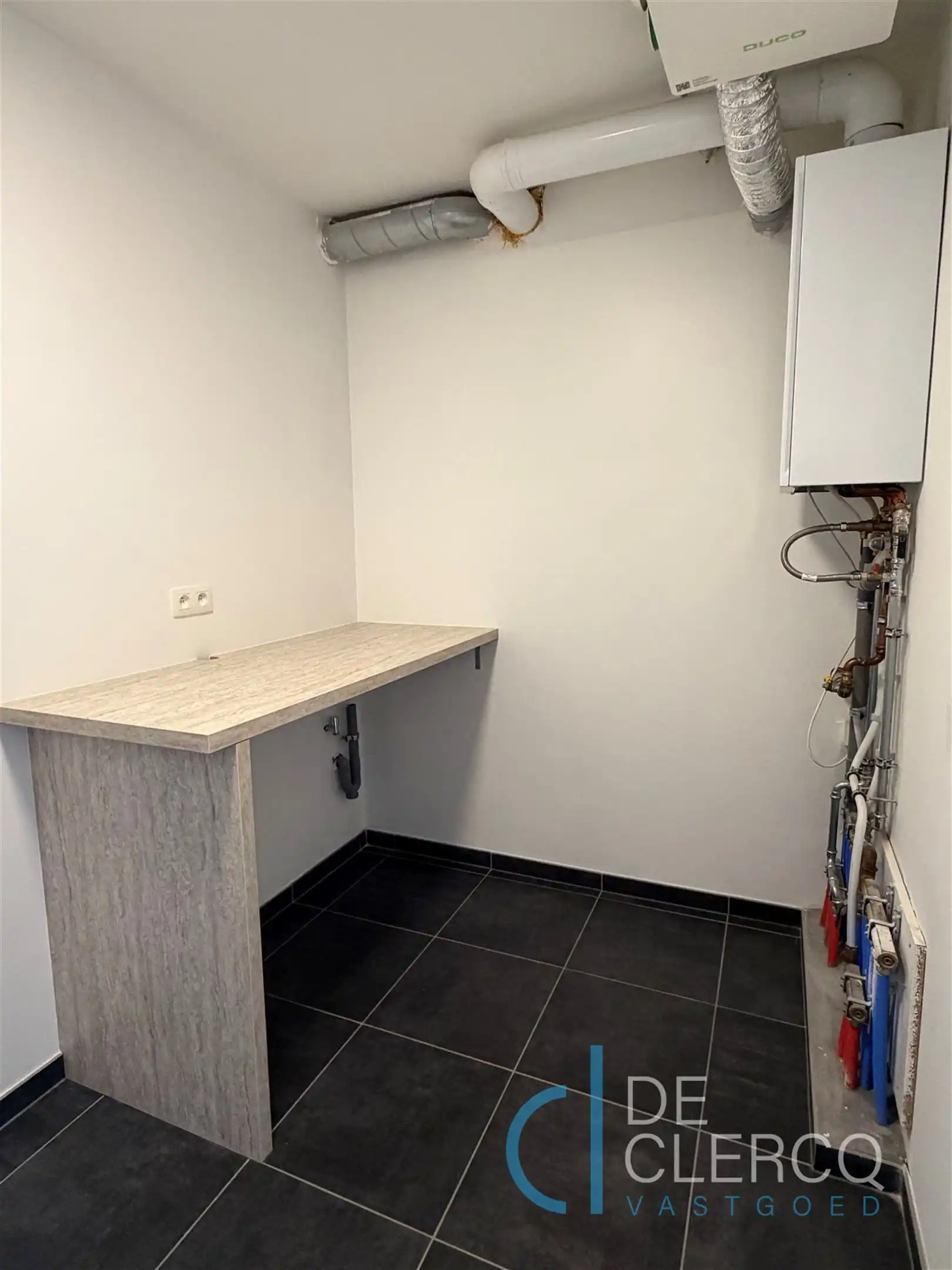 Ruim appartement met staanplaats te huur in Lochristi!  foto 5