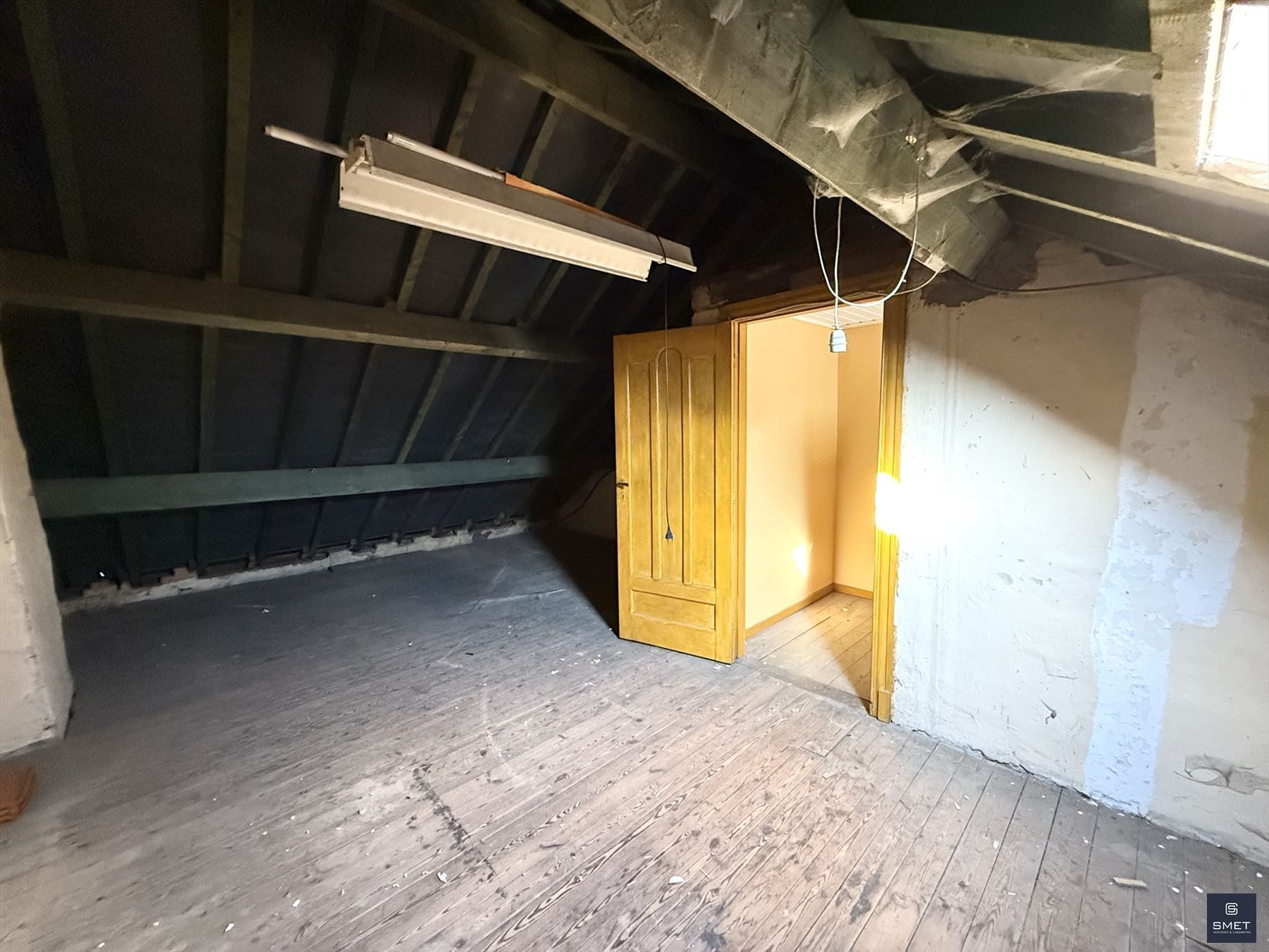 RUIME TE RENOVEREN WONING MET 4 SLPKS EN TUIN foto 15