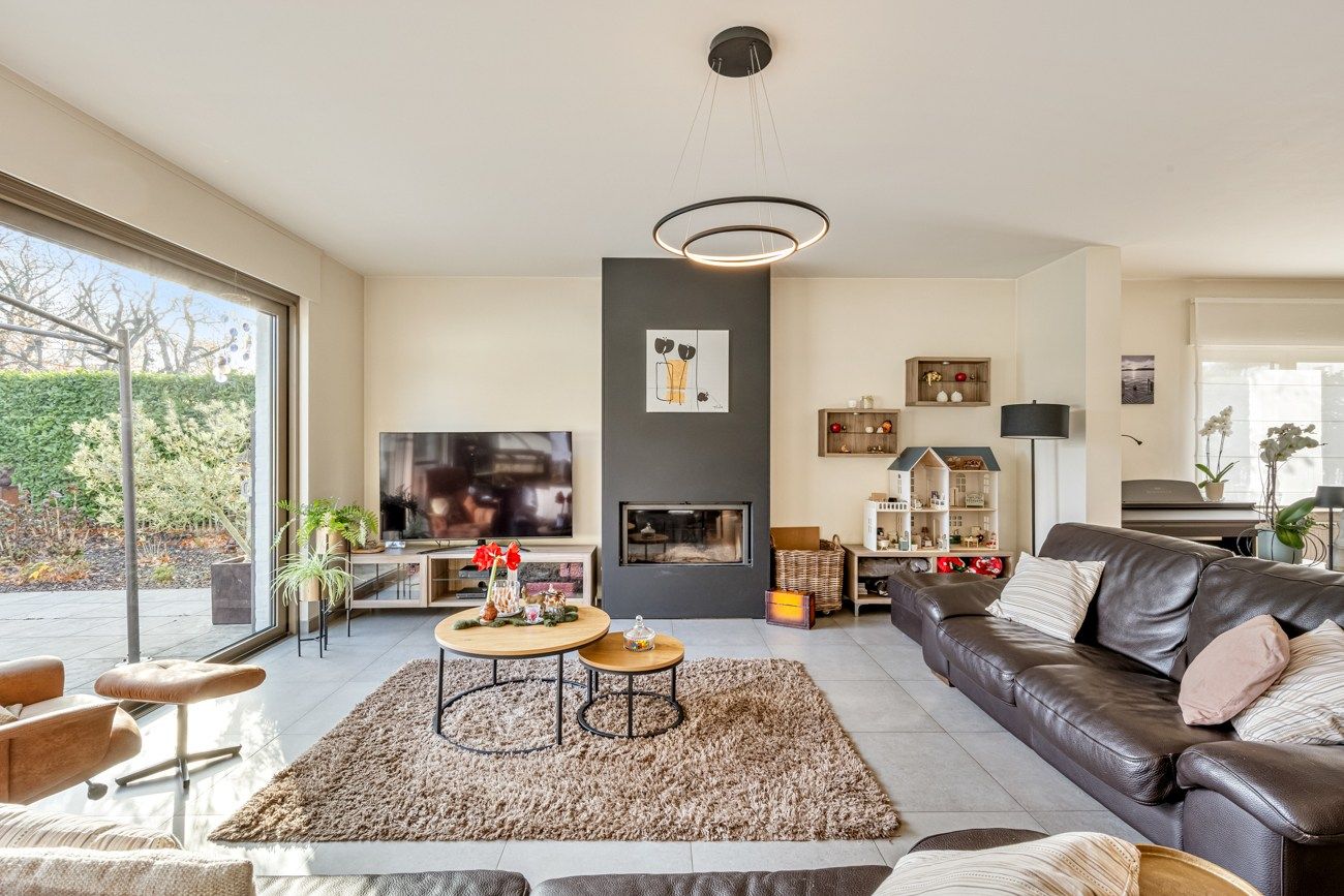 Instapklare open bebouwing met 4 slaapkamers en 2 badkamers foto 5