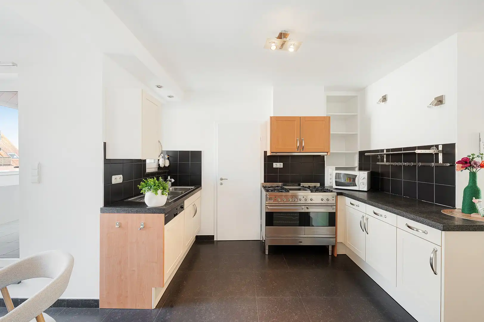 Appartement met unieke terrassen gelegen op wandelafstand van de zee en de winkels. foto 11