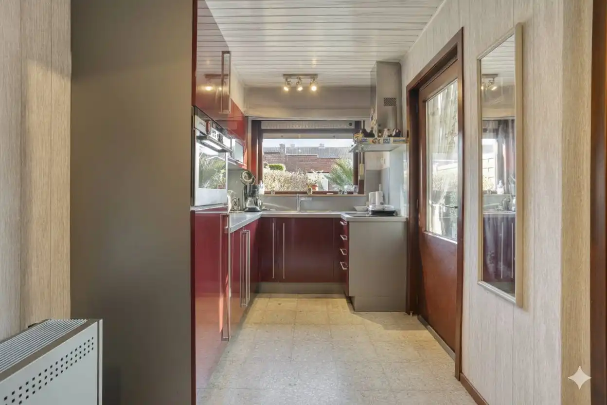 Gezinswoning met 3 slaapkamers en tuin te koop in Roeselare foto 12