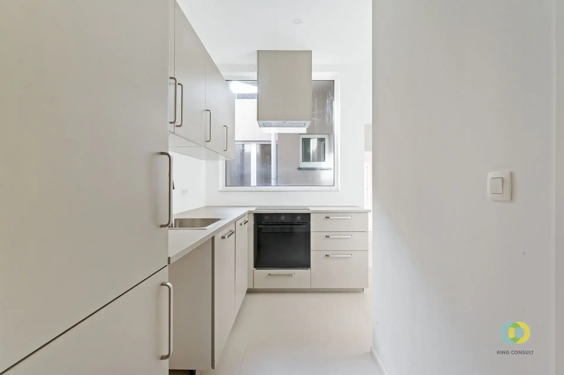 **IN OPTIE**Gerenoveerd appartement met twee slaapkamers foto 3