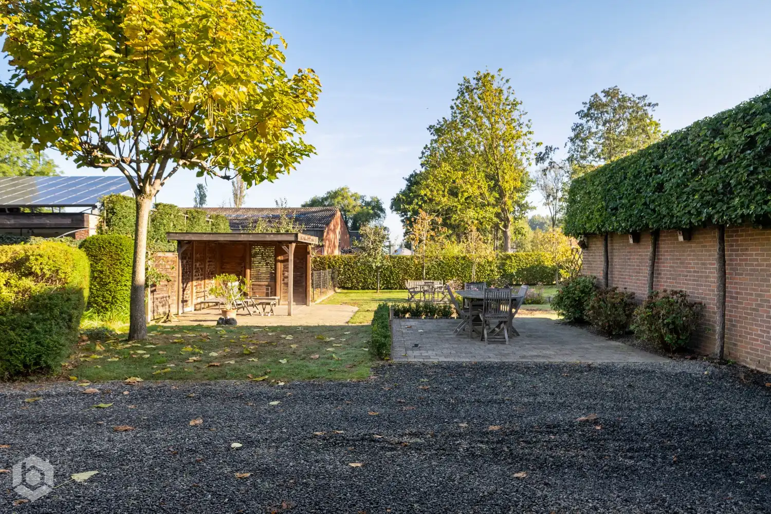 Woning met 3 à 4 slpkrs en grote garage (mogelijk tot handel) foto 16