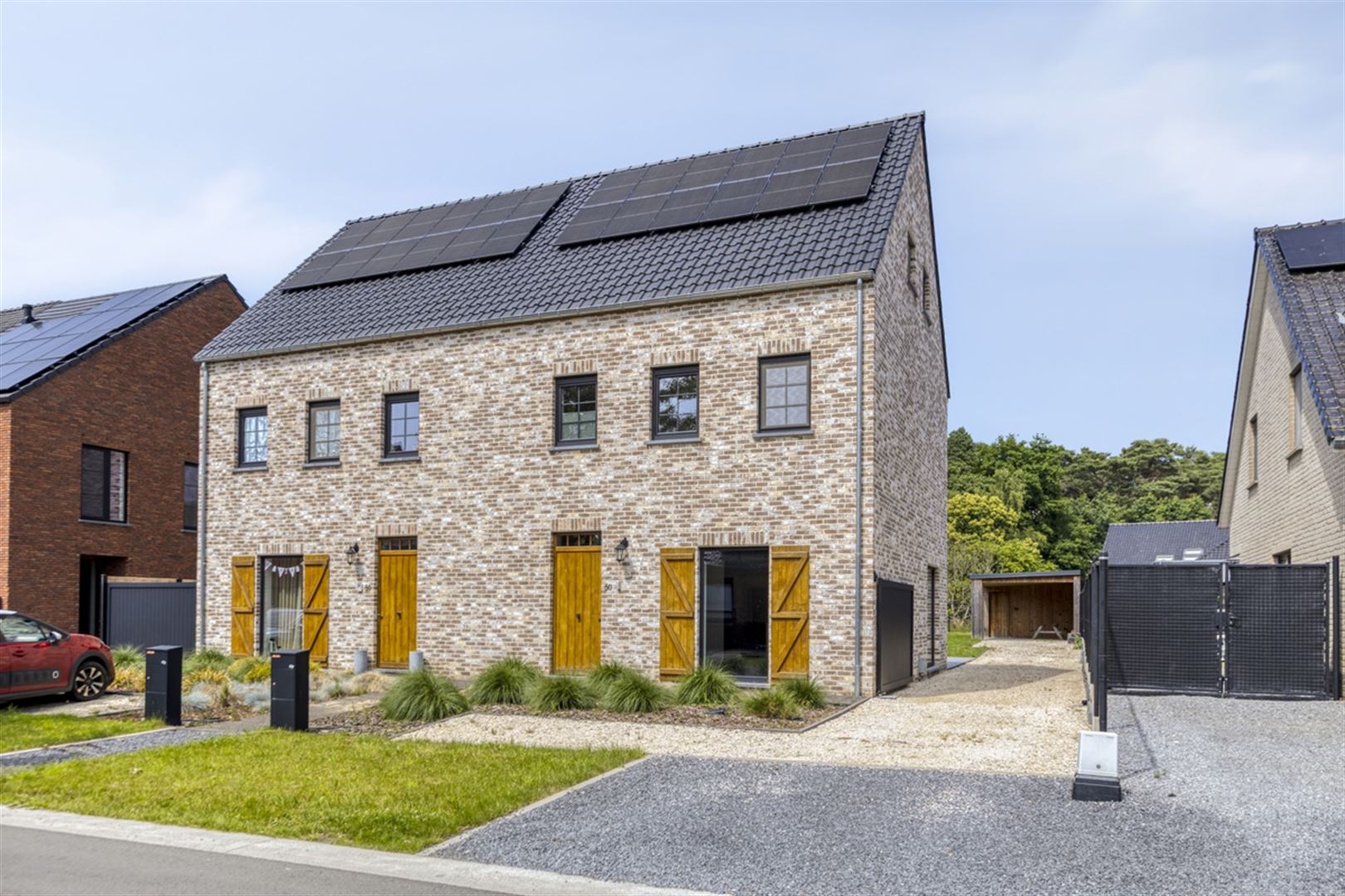 TE HUUR: Nieuwbouwwoning met 2 slaapkamers te Leopoldsburg!  foto {{pictureIndex}}