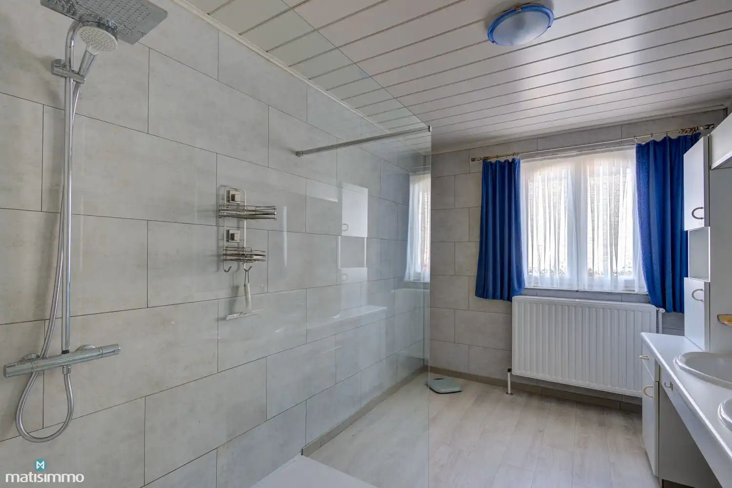 VERZORGDE EN VOLLEDIG GELIJKVLOERS INGERICHTE GEZINSWONING MET 3 SLAAPKAMERS EN TUIN IN RIEMST foto 20