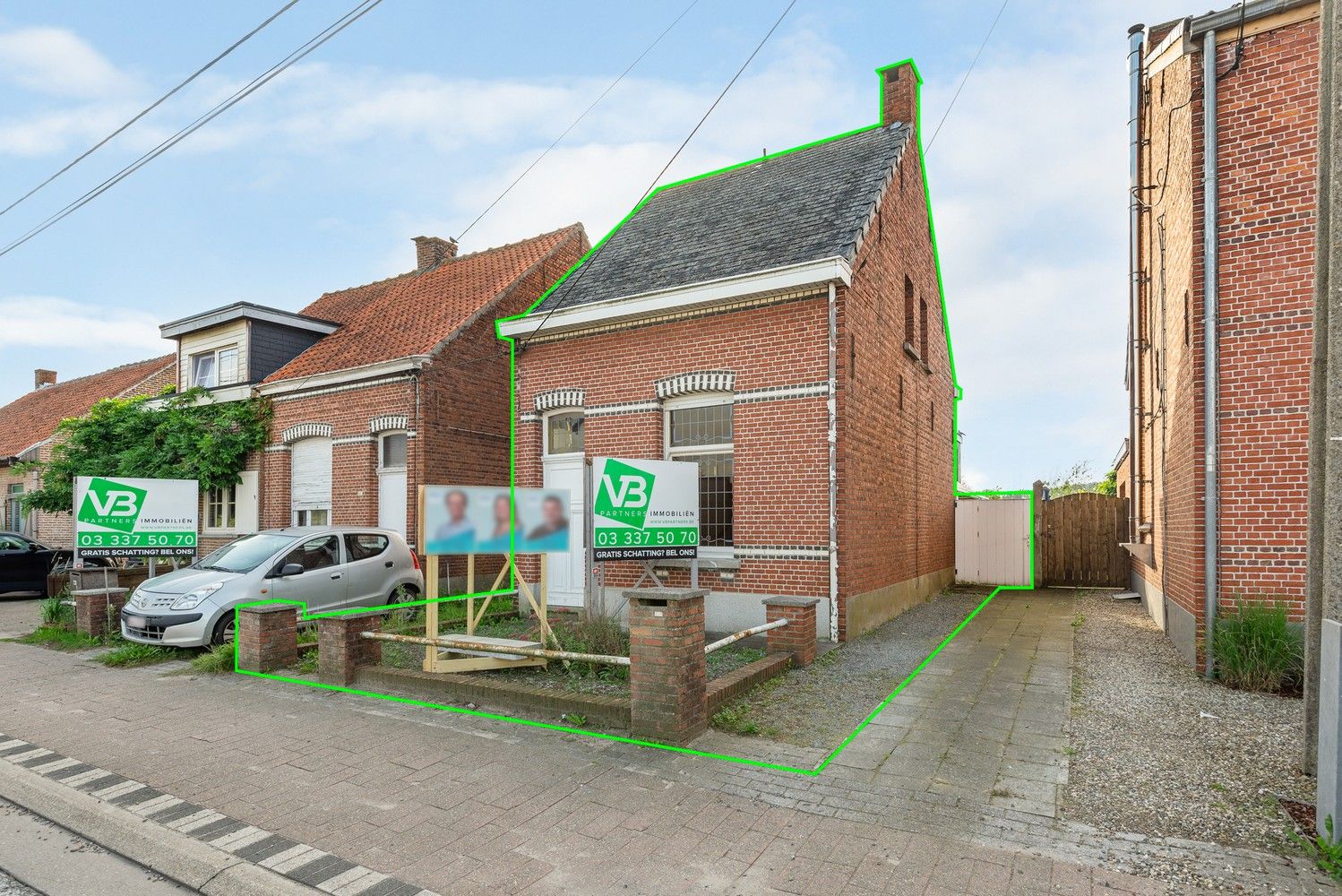 Te renoveren woning met tuin en 2 slaapkamers te koop in Oelegem foto 1