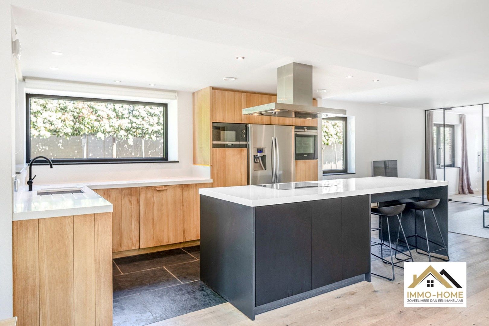 Prachtige hoogwaardige woning met zwembad!! foto 8