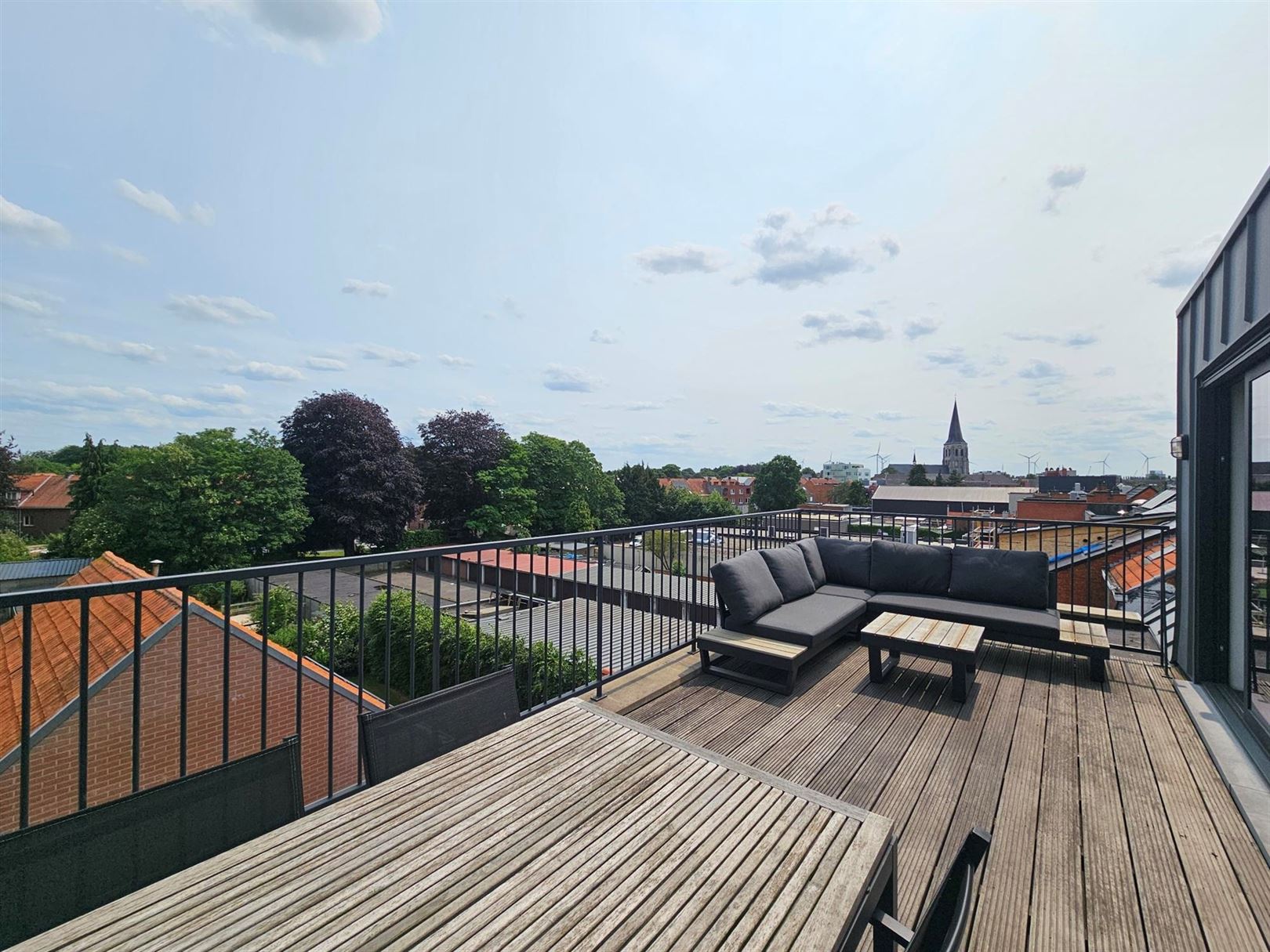 Dakappartement met groot terras op centrale ligging. foto 3