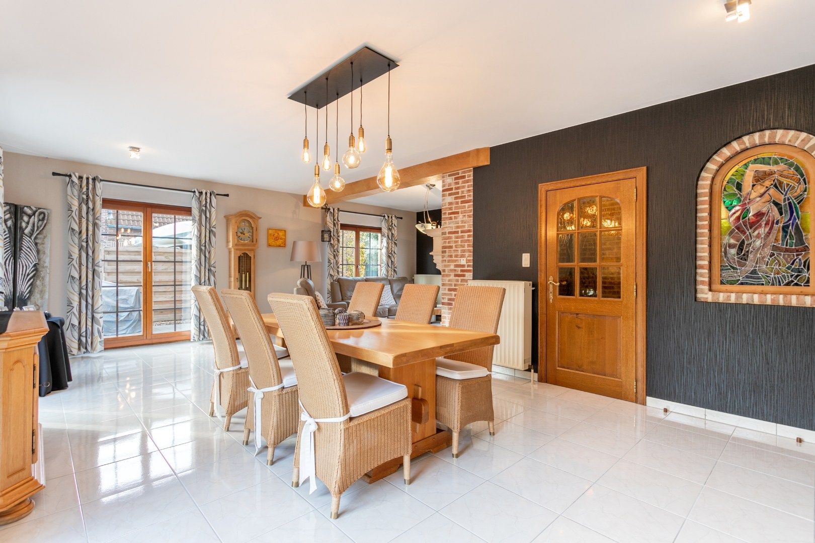 Charmante instapklare woning met 3 SLPKS, tuin & garage foto 7