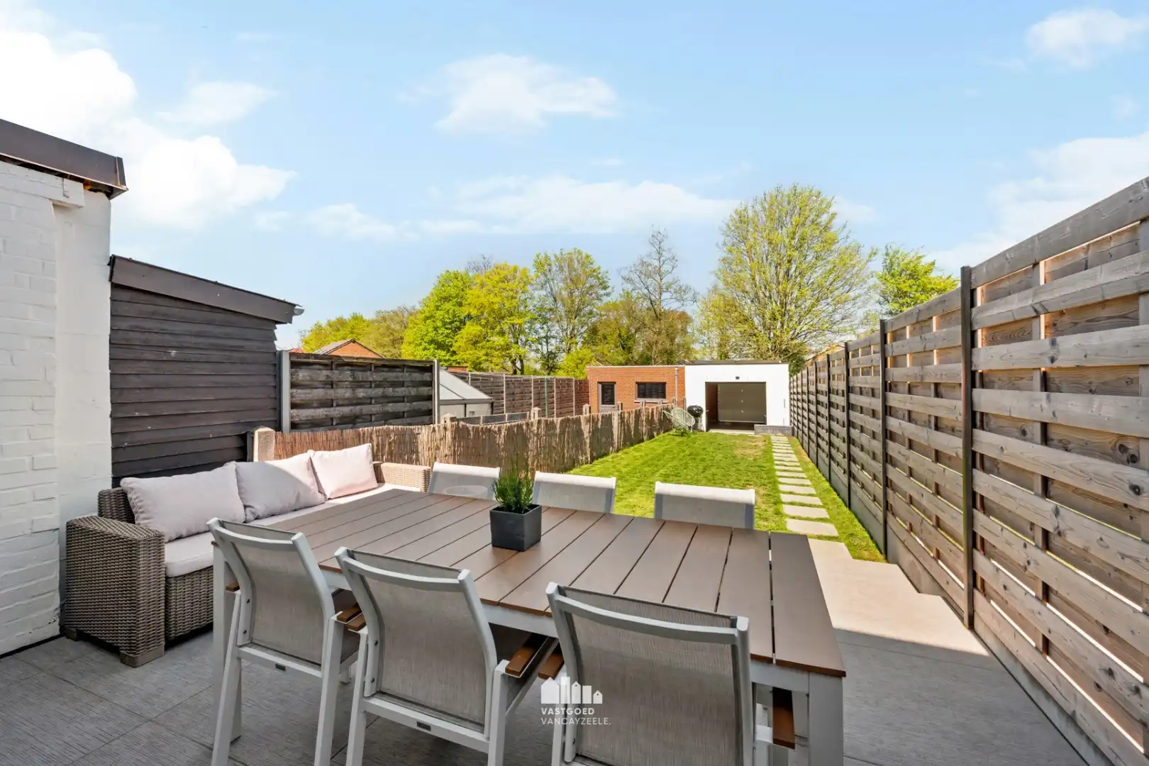 Volledig gerenoveerde woning met 5 slaapkamers, zonnige tuin en garage foto 13