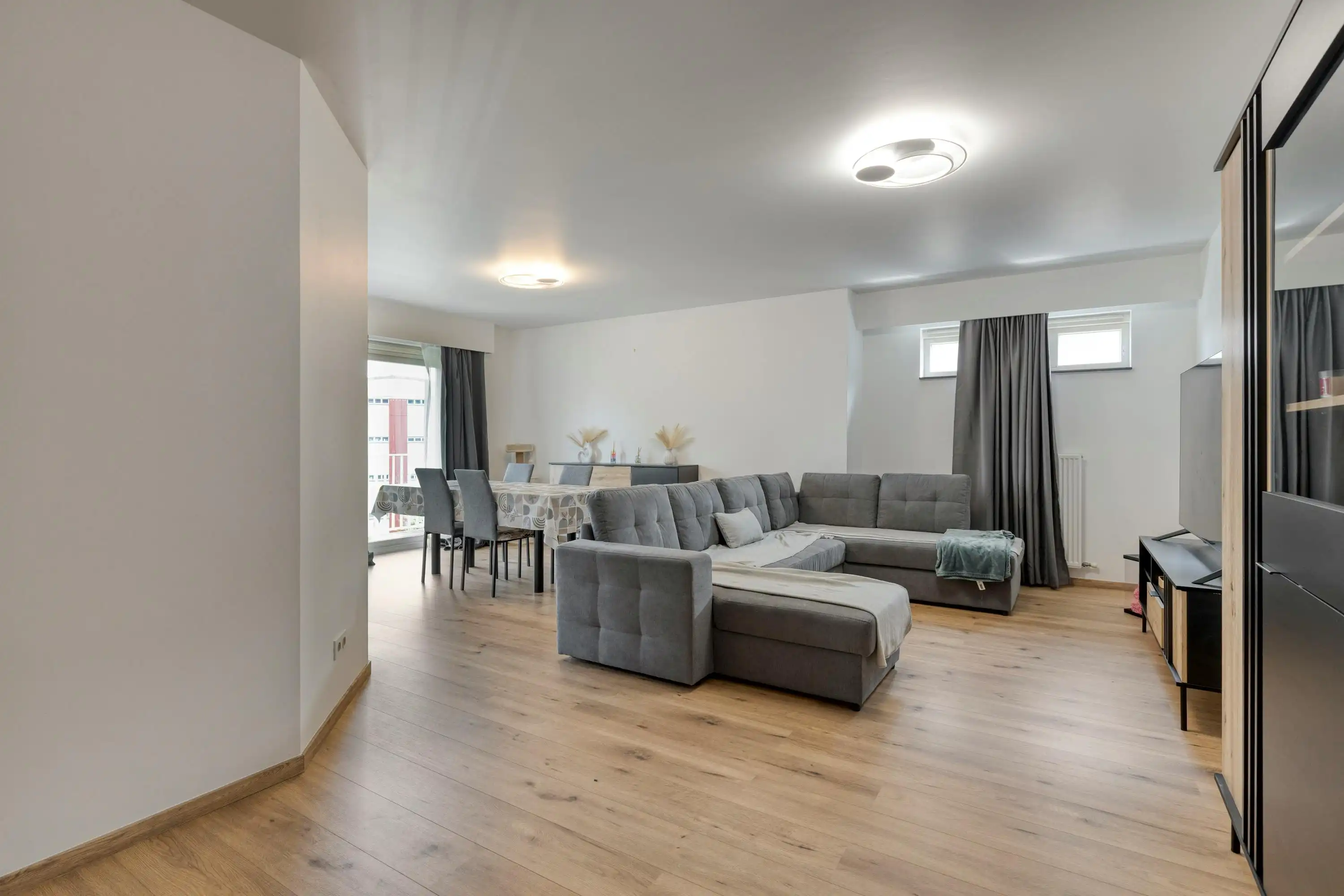 Lichtrijk appartement met twee slaapkamers in Anderlecht foto 2